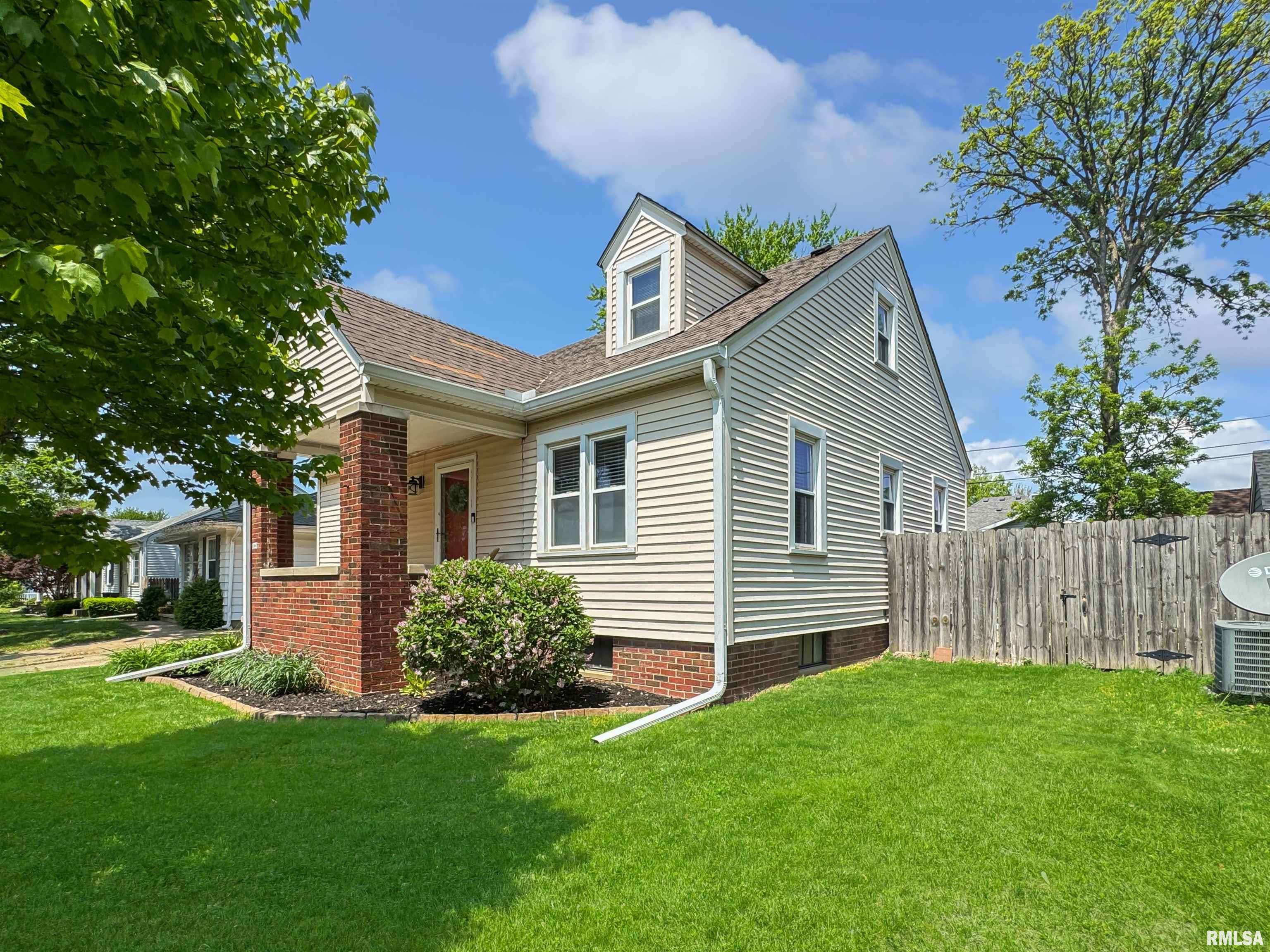 Peoria, IL 61603,1107 E ELMHURST AVE