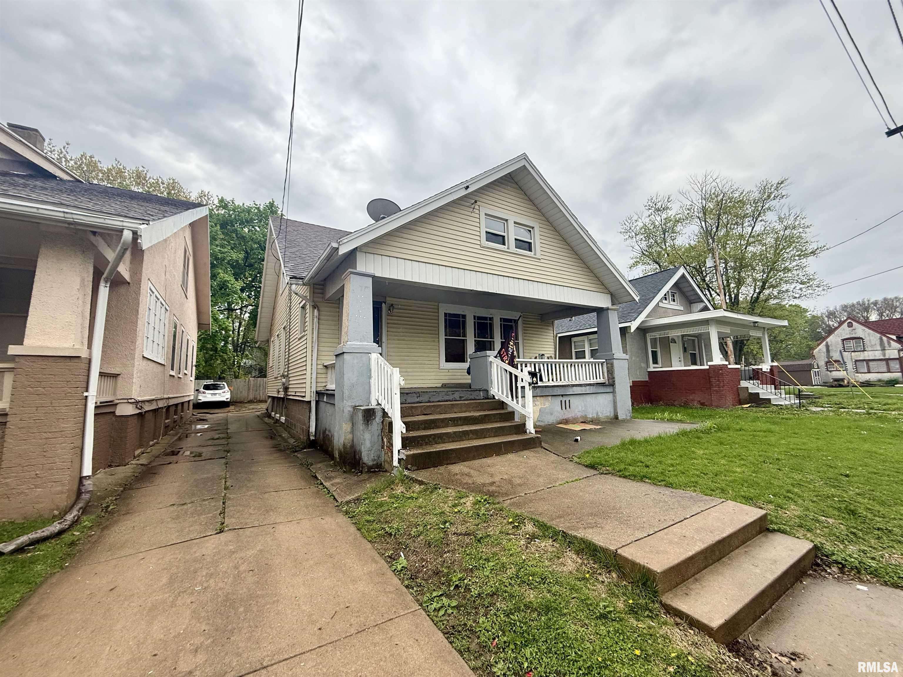 Peoria, IL 61606,816 W COLUMBIA TER
