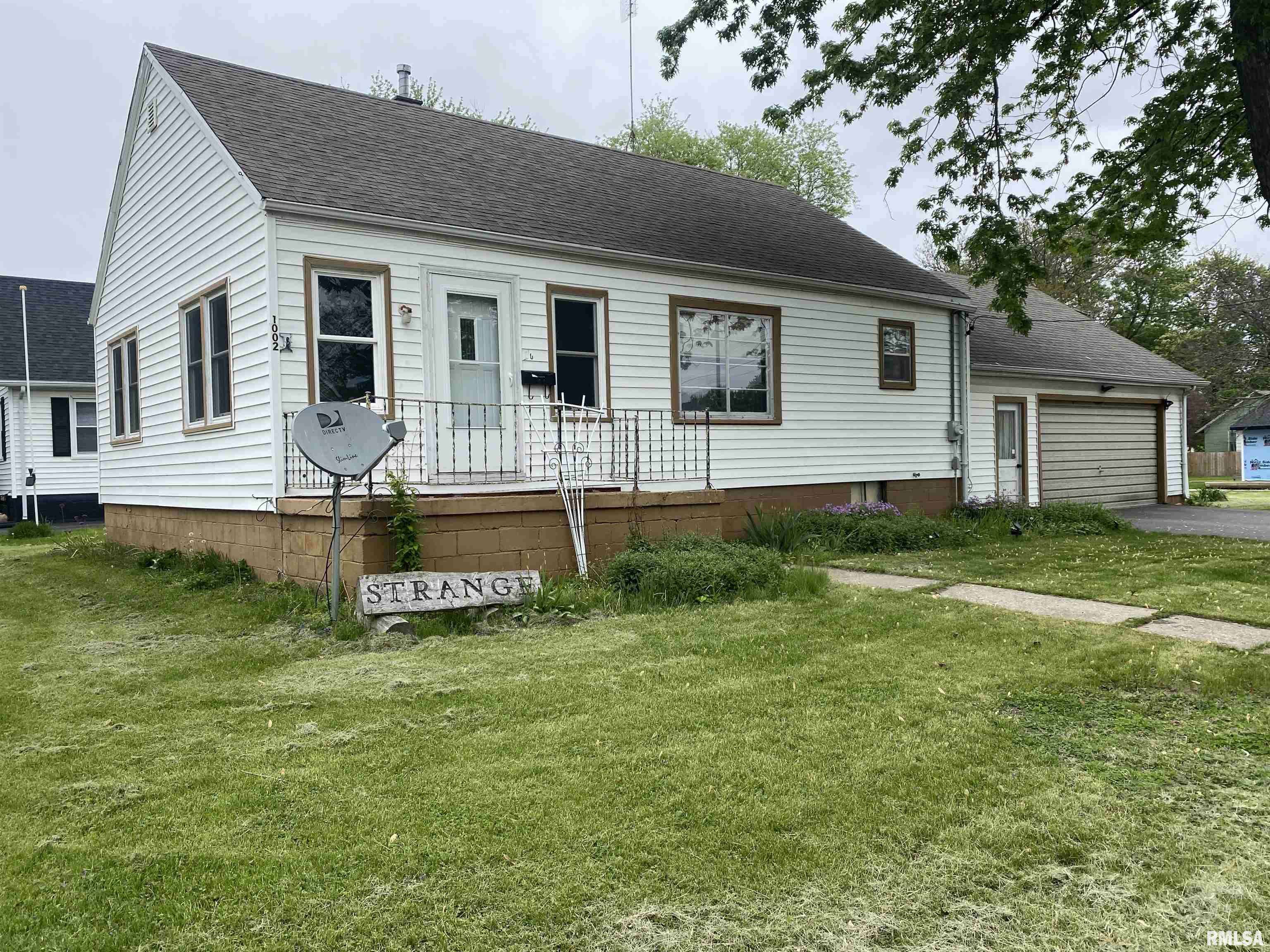 Bushnell, IL 61422,1002 DEAN ST