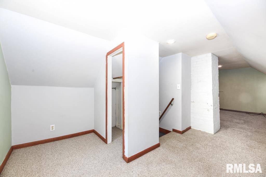 Canton, IL 61520,437 N AVENUE B