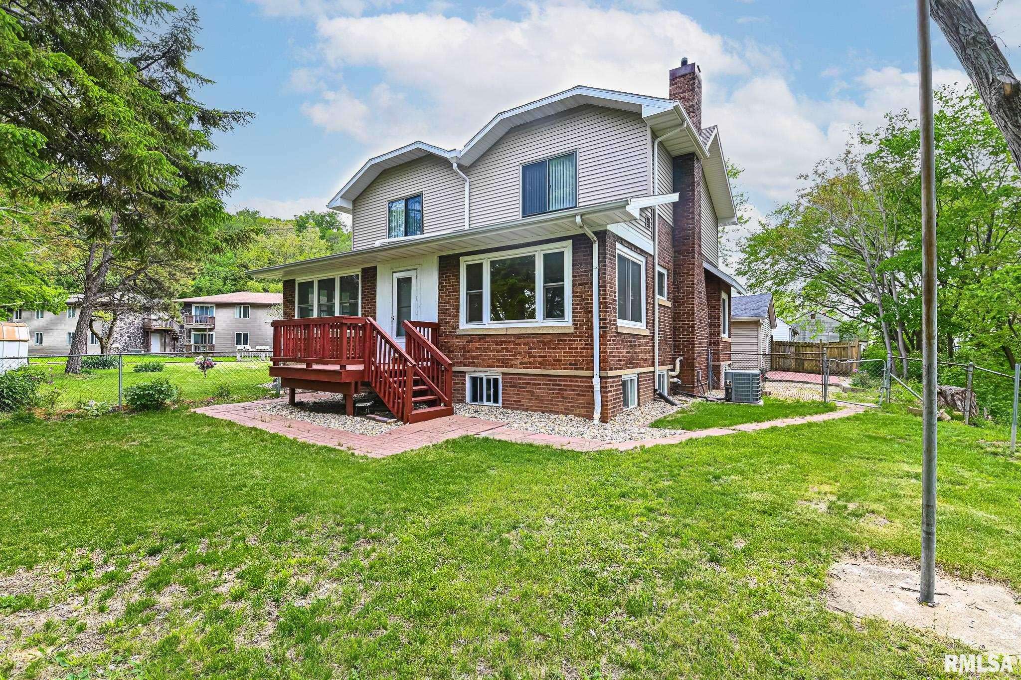 East Peoria, IL 61611,112 PEKIN AVE
