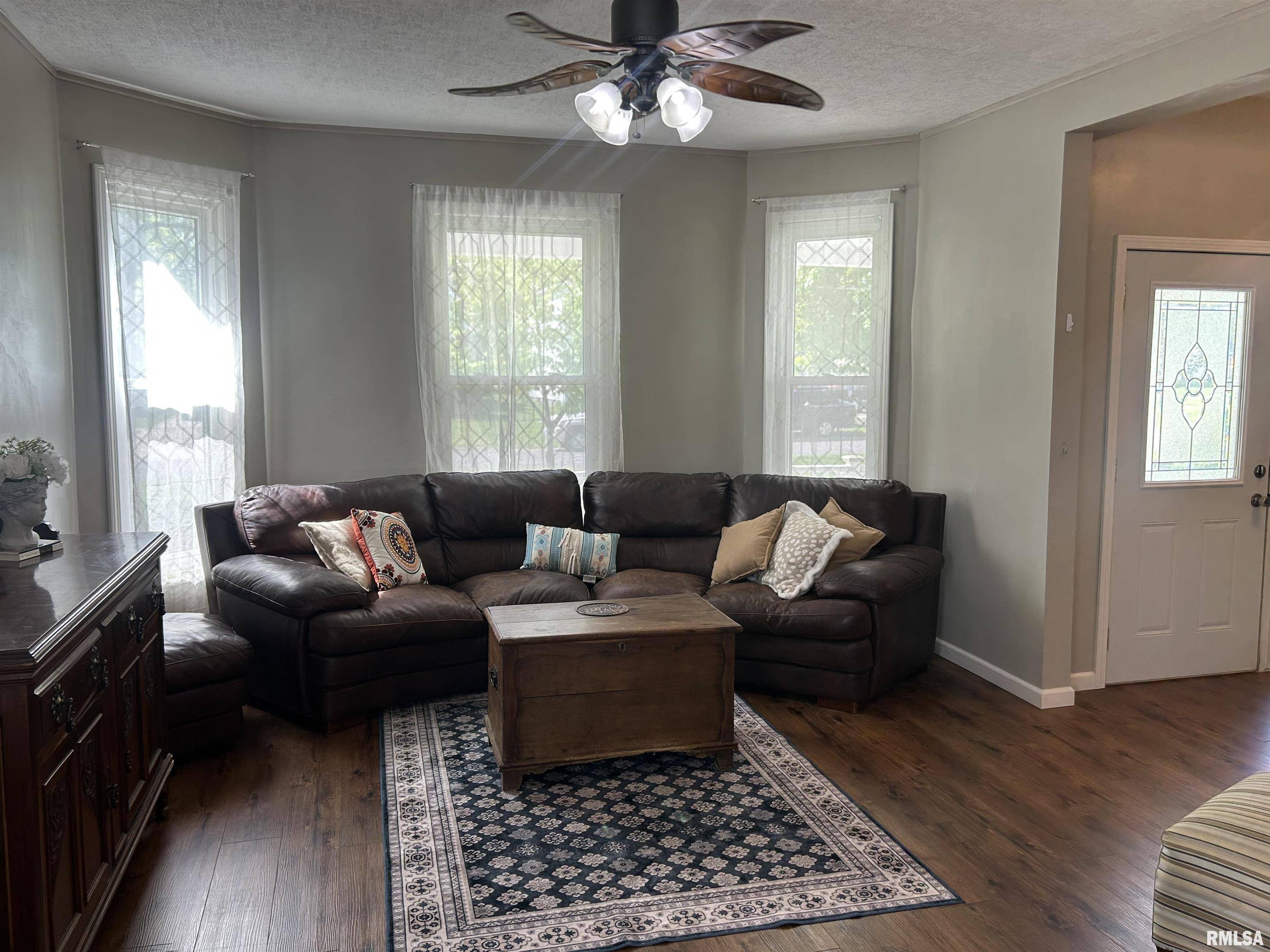 El Paso, IL 61738,335 E 2ND ST