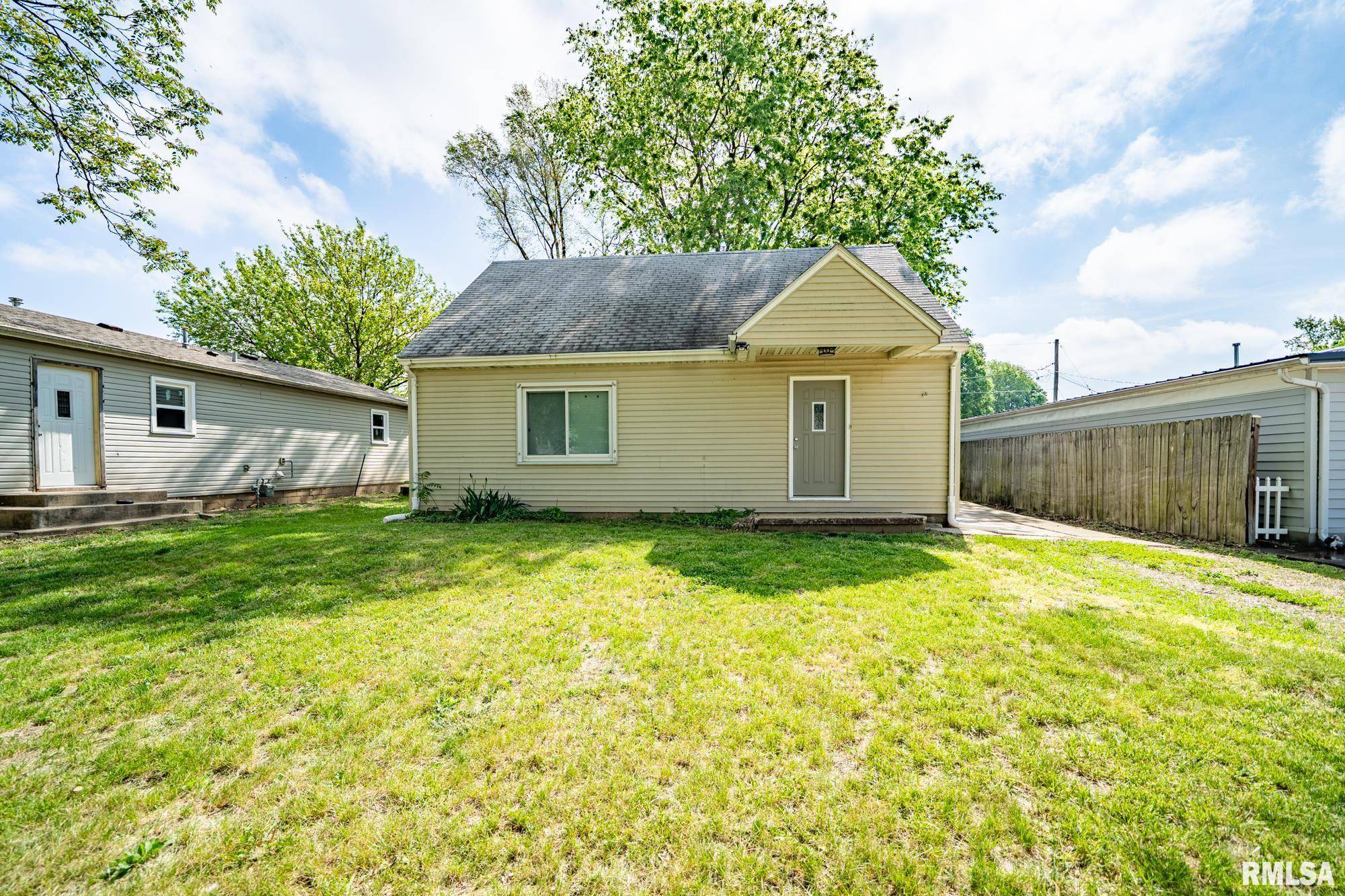 South Pekin, IL 61564,304 MEYERS ST