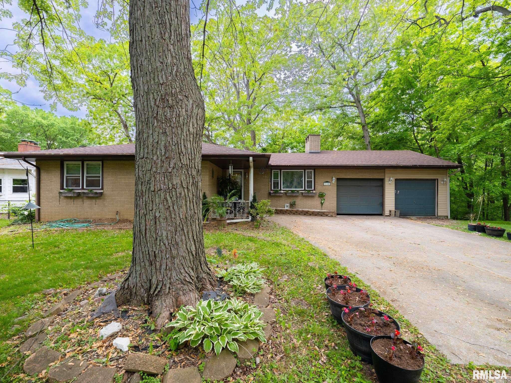 East Peoria, IL 61611,110 OAKLAWN CT