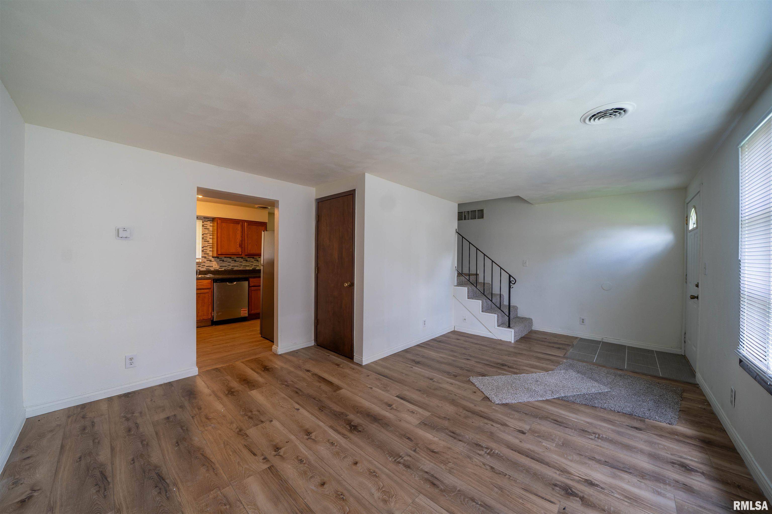 Peoria, IL 61615,2706 W MILLBROOK CT