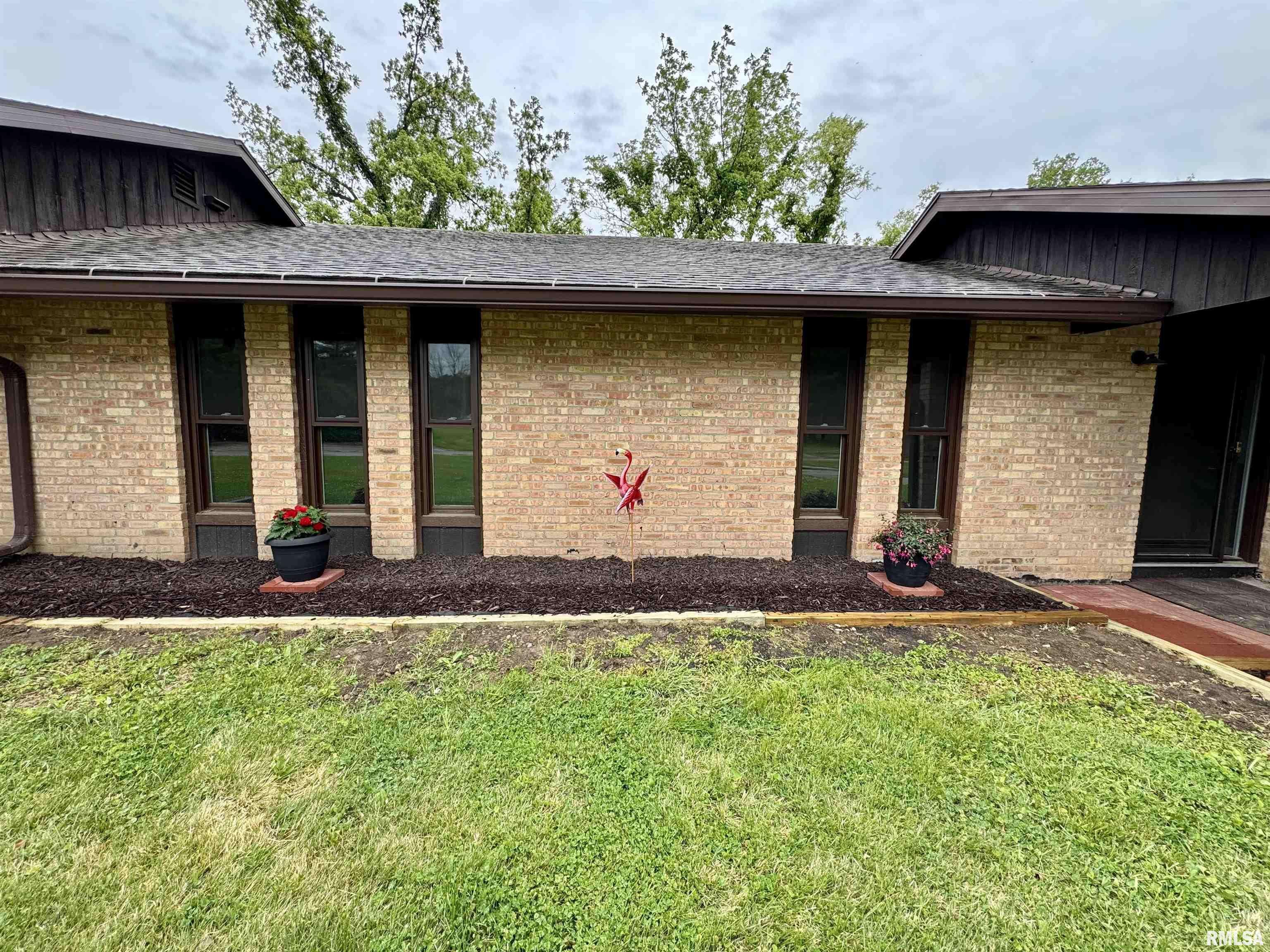 Macomb, IL 61455,3 Rye CT