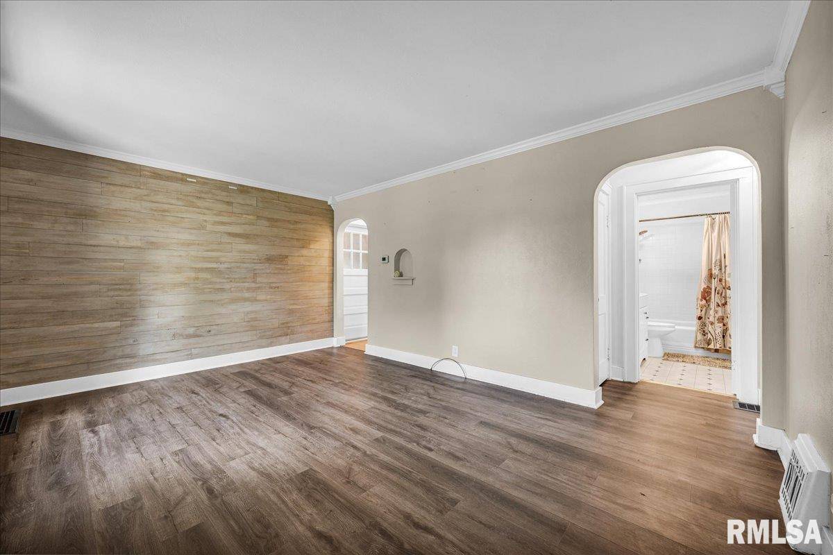 Dunlap, IL 61525,310 N 5TH ST