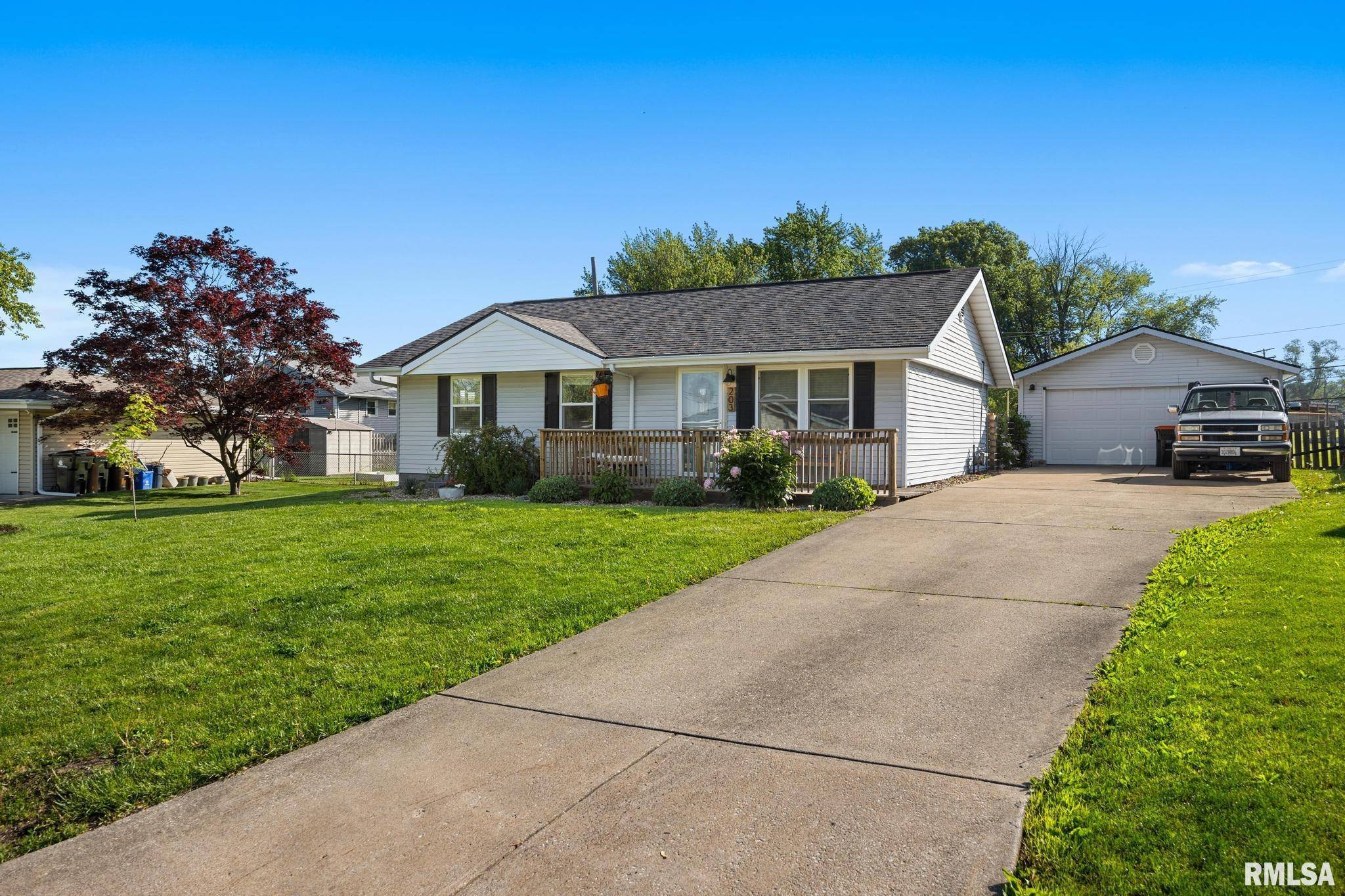 Washington, IL 61571,203 S MEADOWVIEW LN
