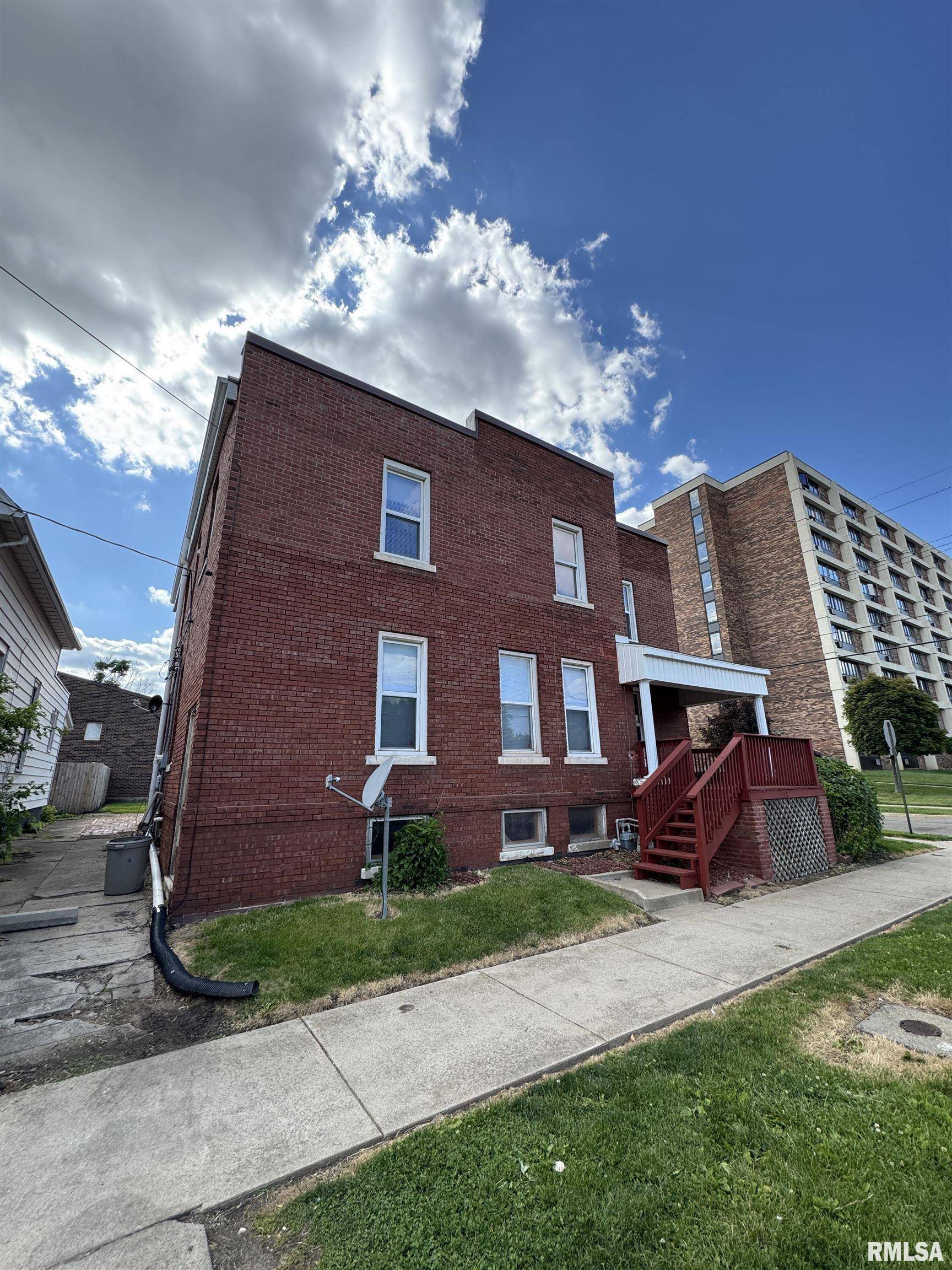 Canton, IL 61520,60 E ASH ST