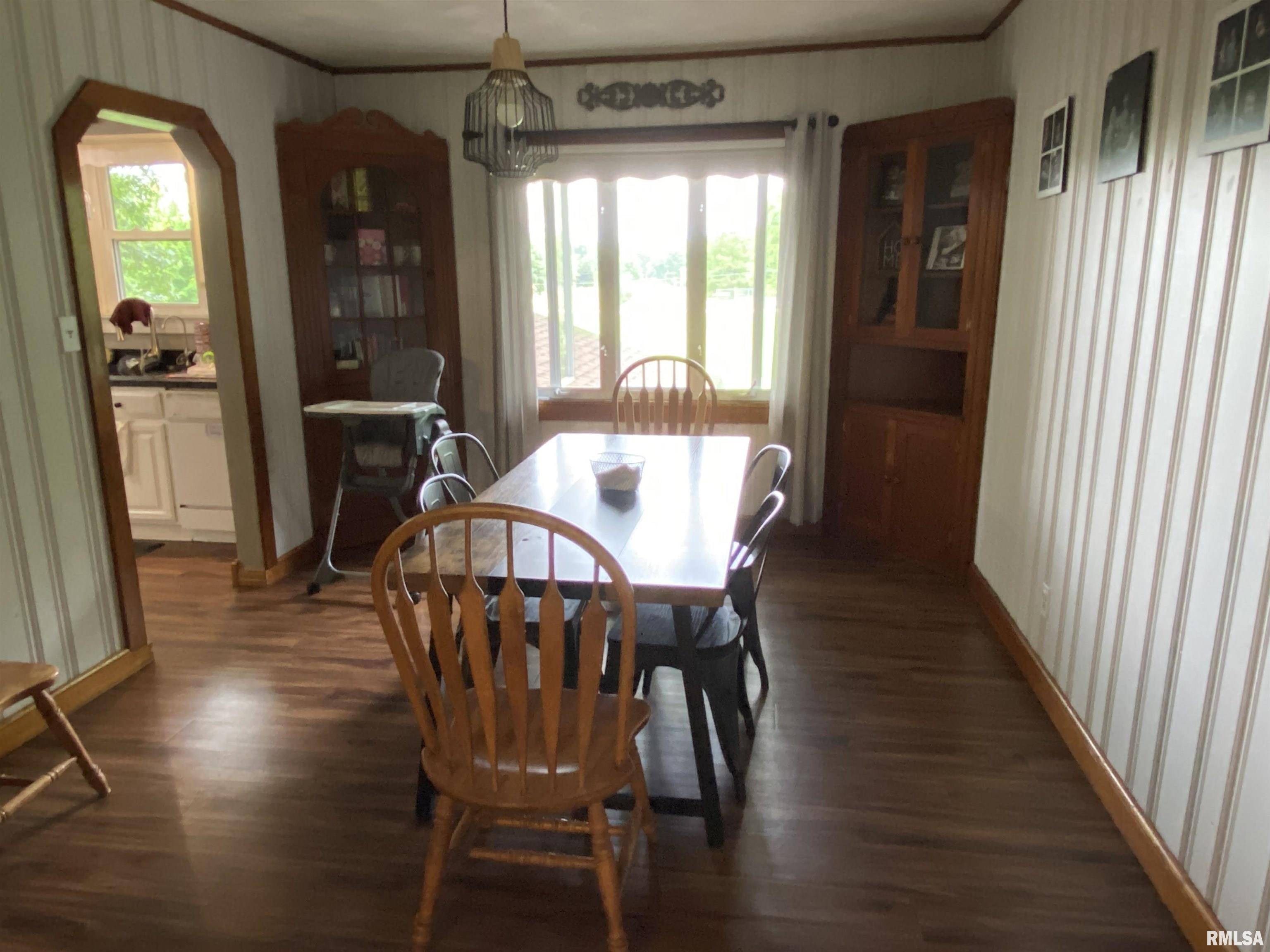 Canton, IL 61520,490 W PINE ST