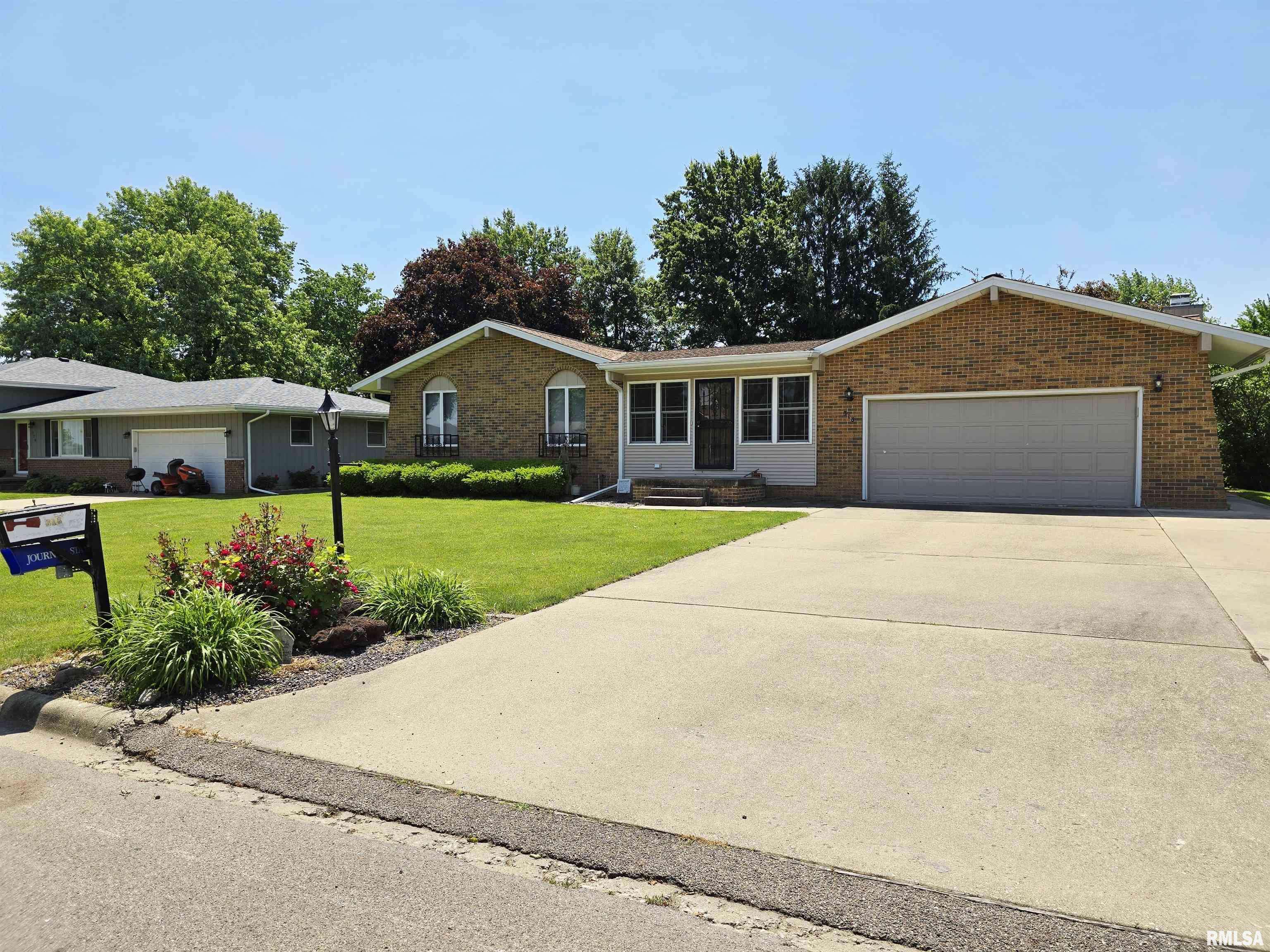 Canton, IL 61520,318 HARVESTER RD