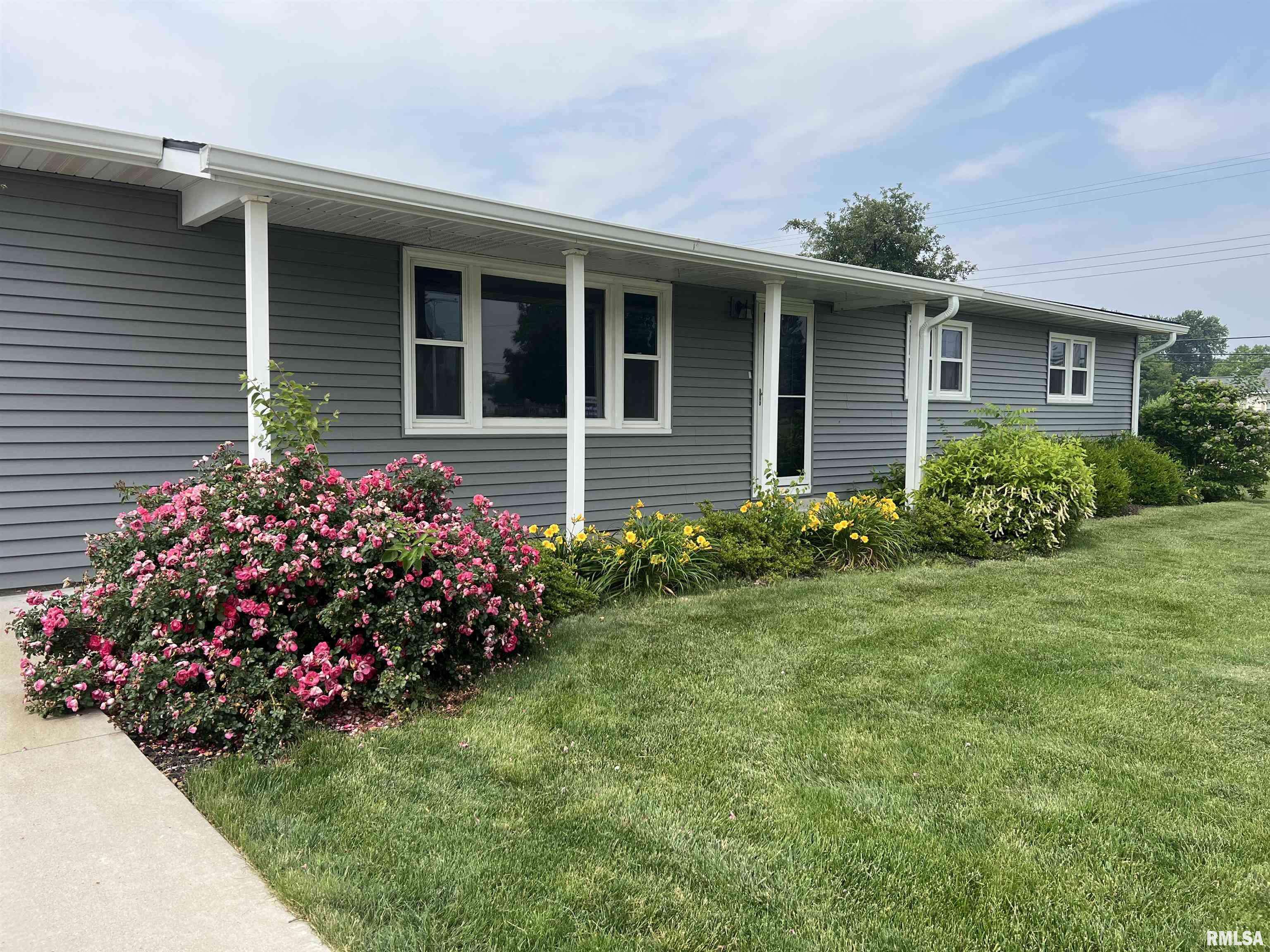 Macomb, IL 61455,1302 MAPLE AVE