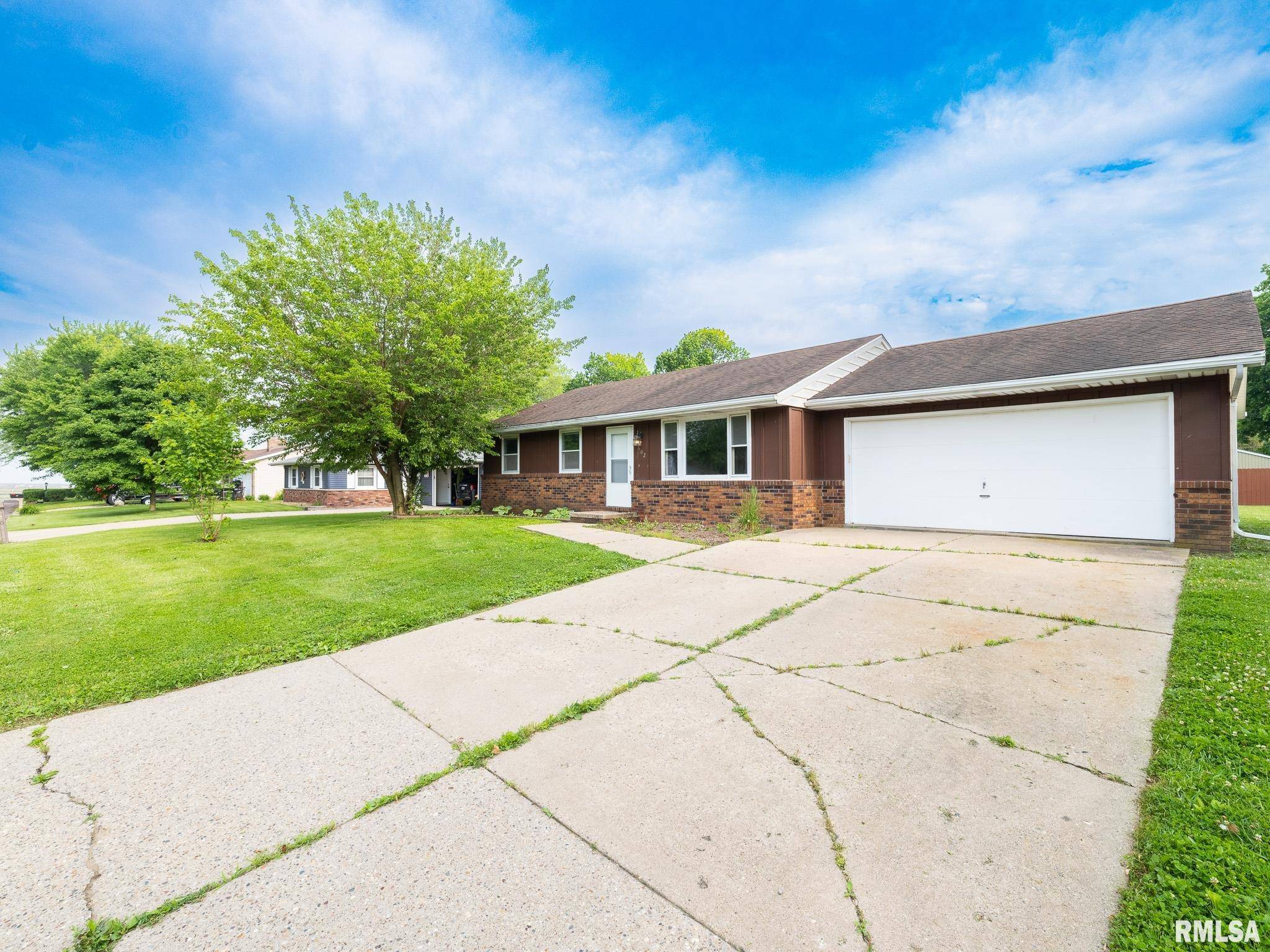 Metamora, IL 61548,602 MANOR DR