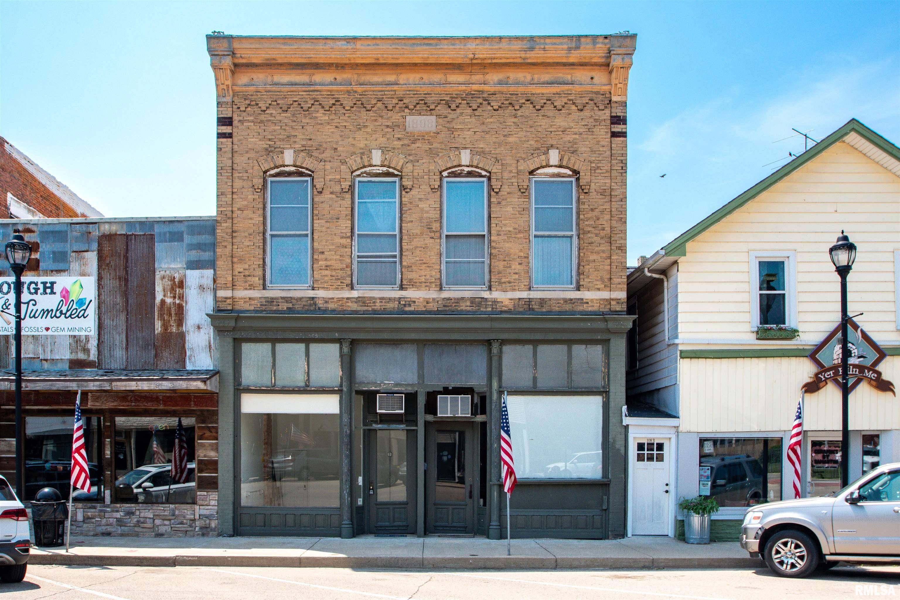 Wyoming, IL 61491,106 N 7TH ST