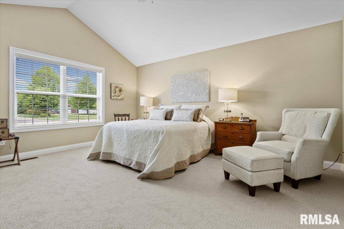 Peoria, IL 61615,5314 N CHARTER OAK LN