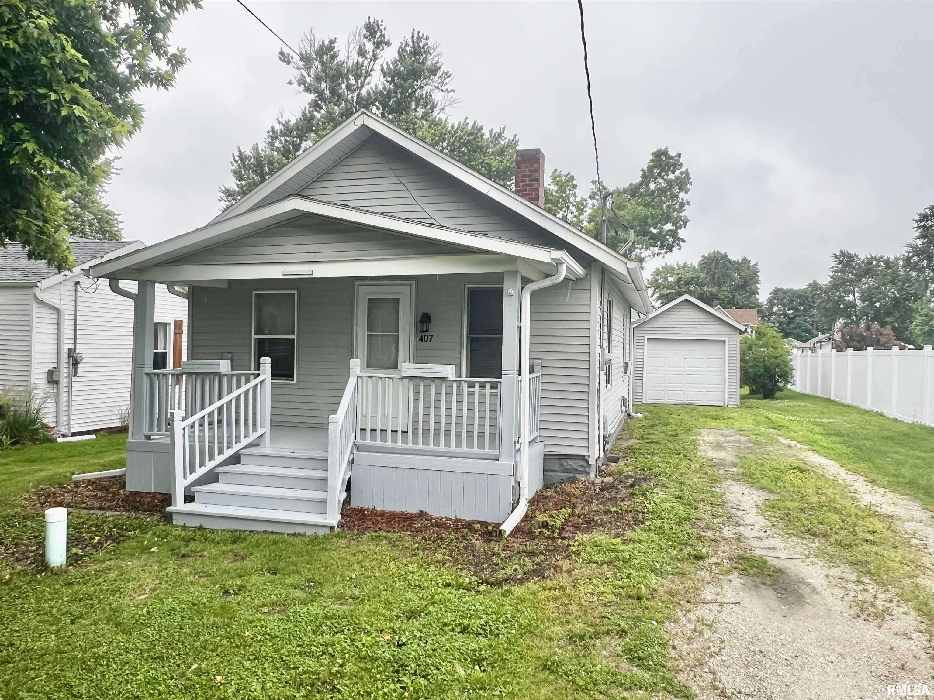 Knoxville, IL 61448,407 E DEPOT ST