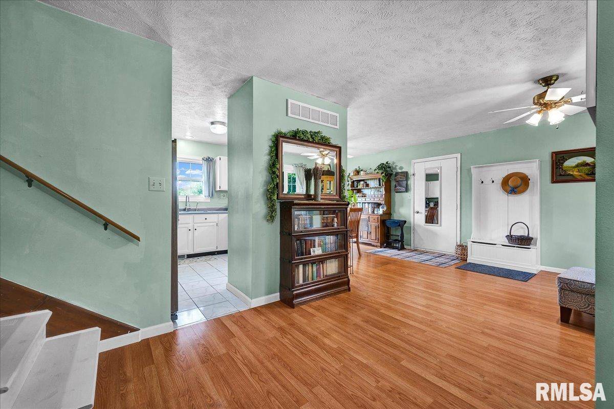 Secor, IL 61771,402 E SMYTH ST
