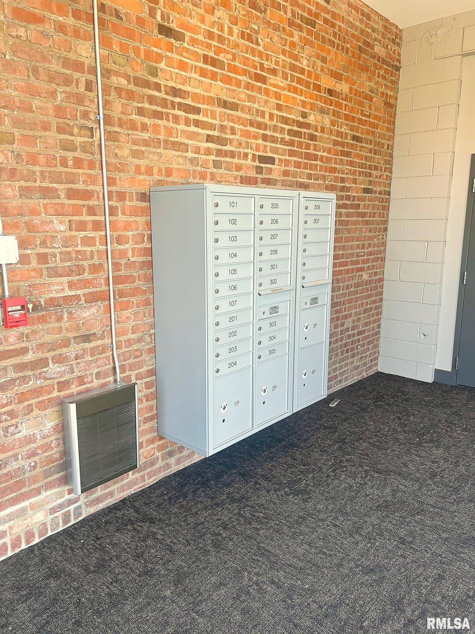 Peoria, IL 61602,1001 SW ADAMS ST #101