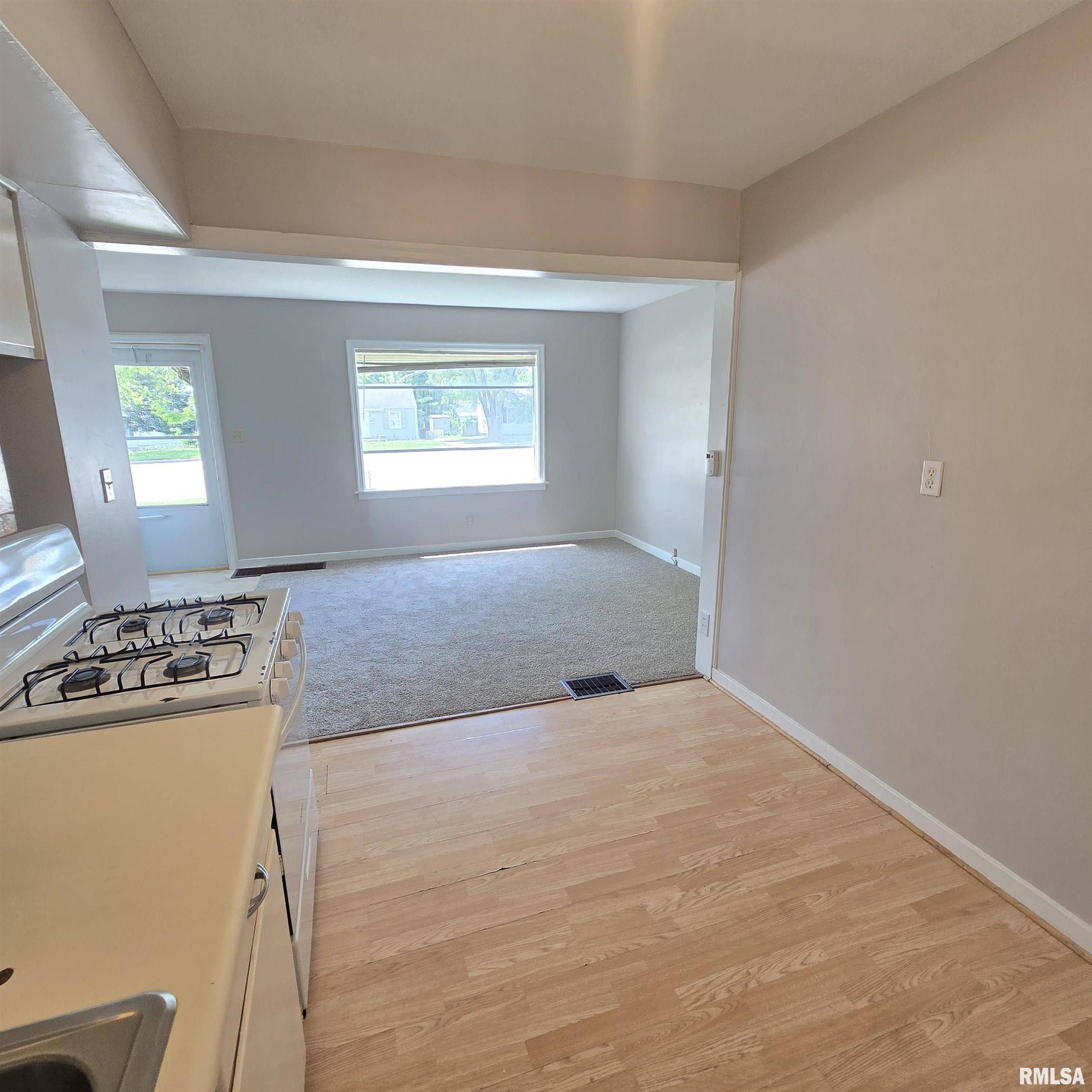 Peoria, IL 61604,2029 W FORREST HILL AVE