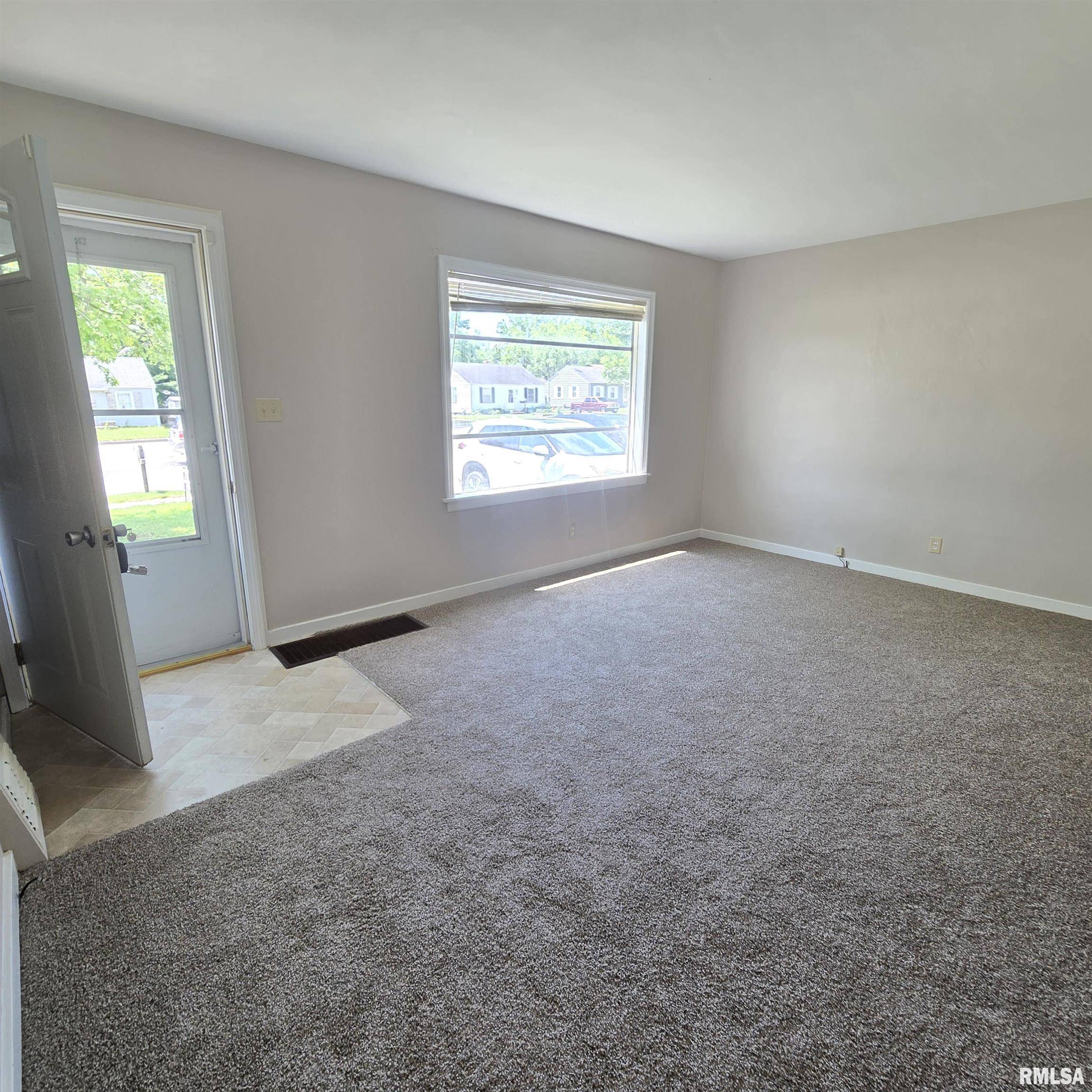 Peoria, IL 61604,2029 W FORREST HILL AVE