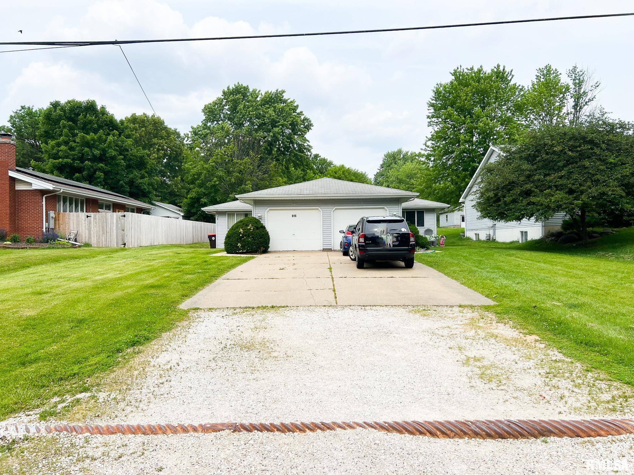 Peoria, IL 61614,913 W SHENANDOAH DR #2