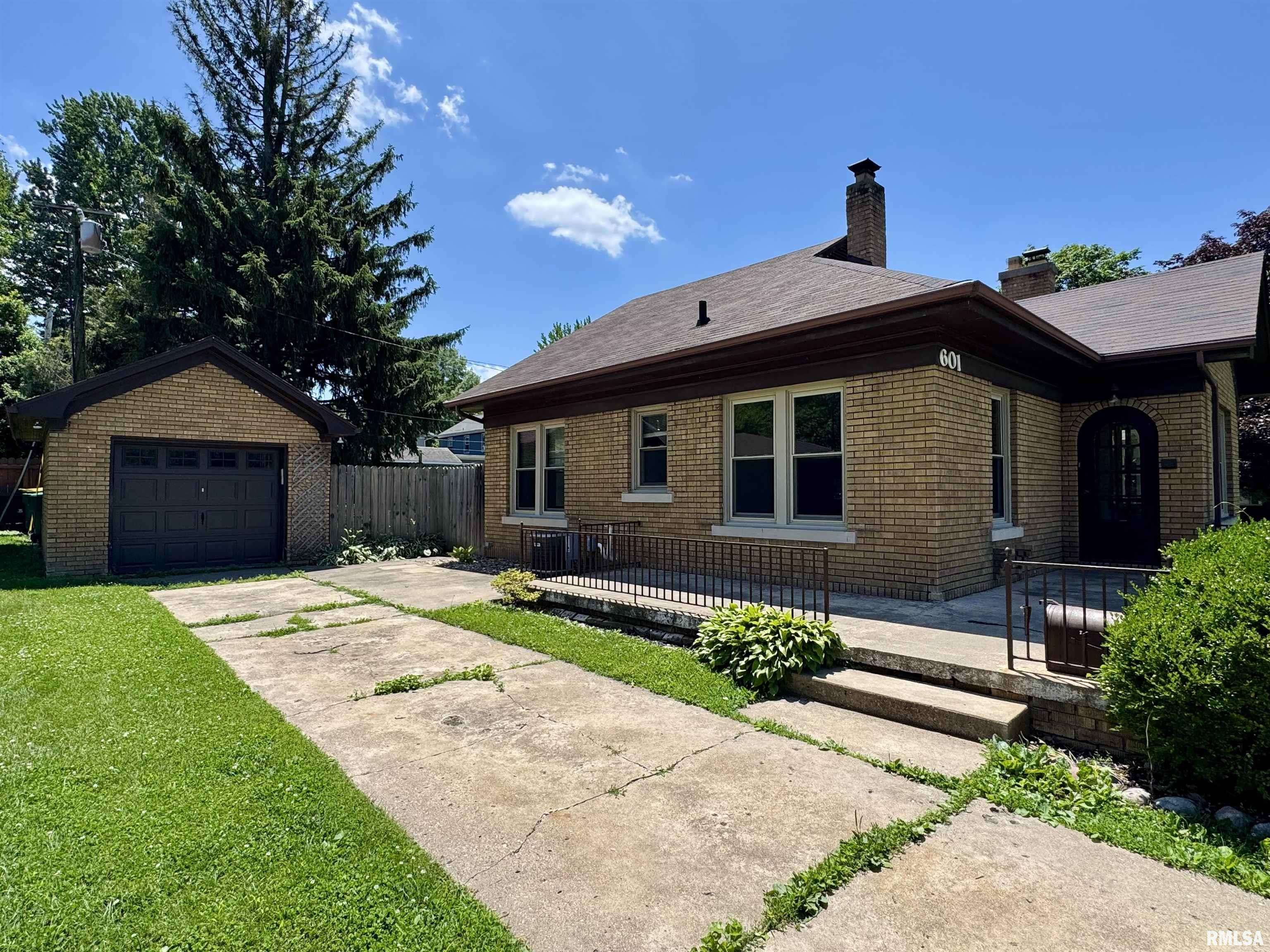 Macomb, IL 61455,601 COMPTON Pkwy