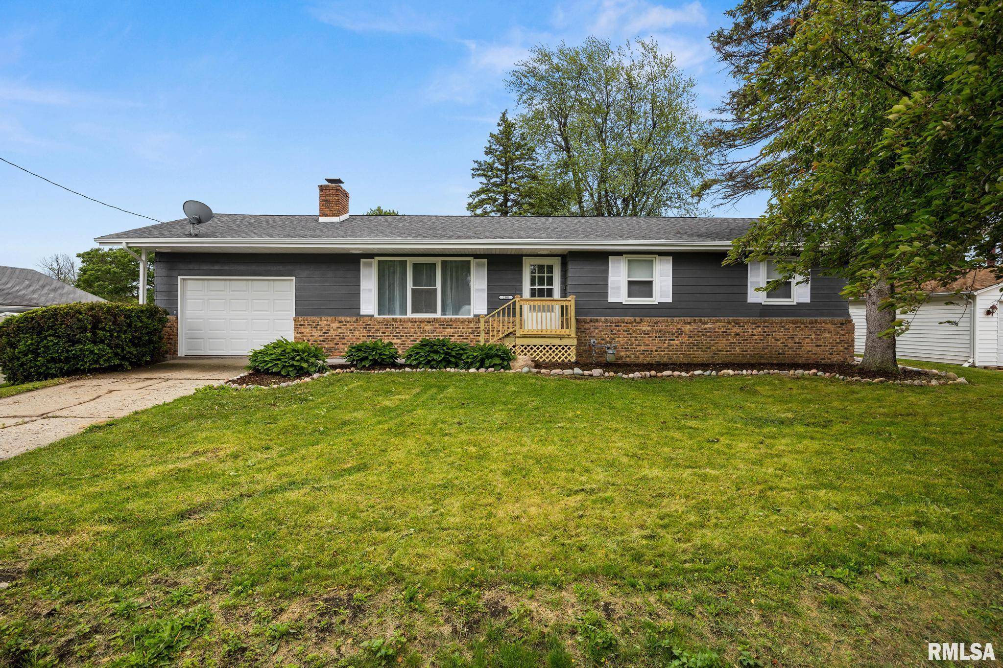 Dunlap, IL 61525,208 W GRAZE AVE