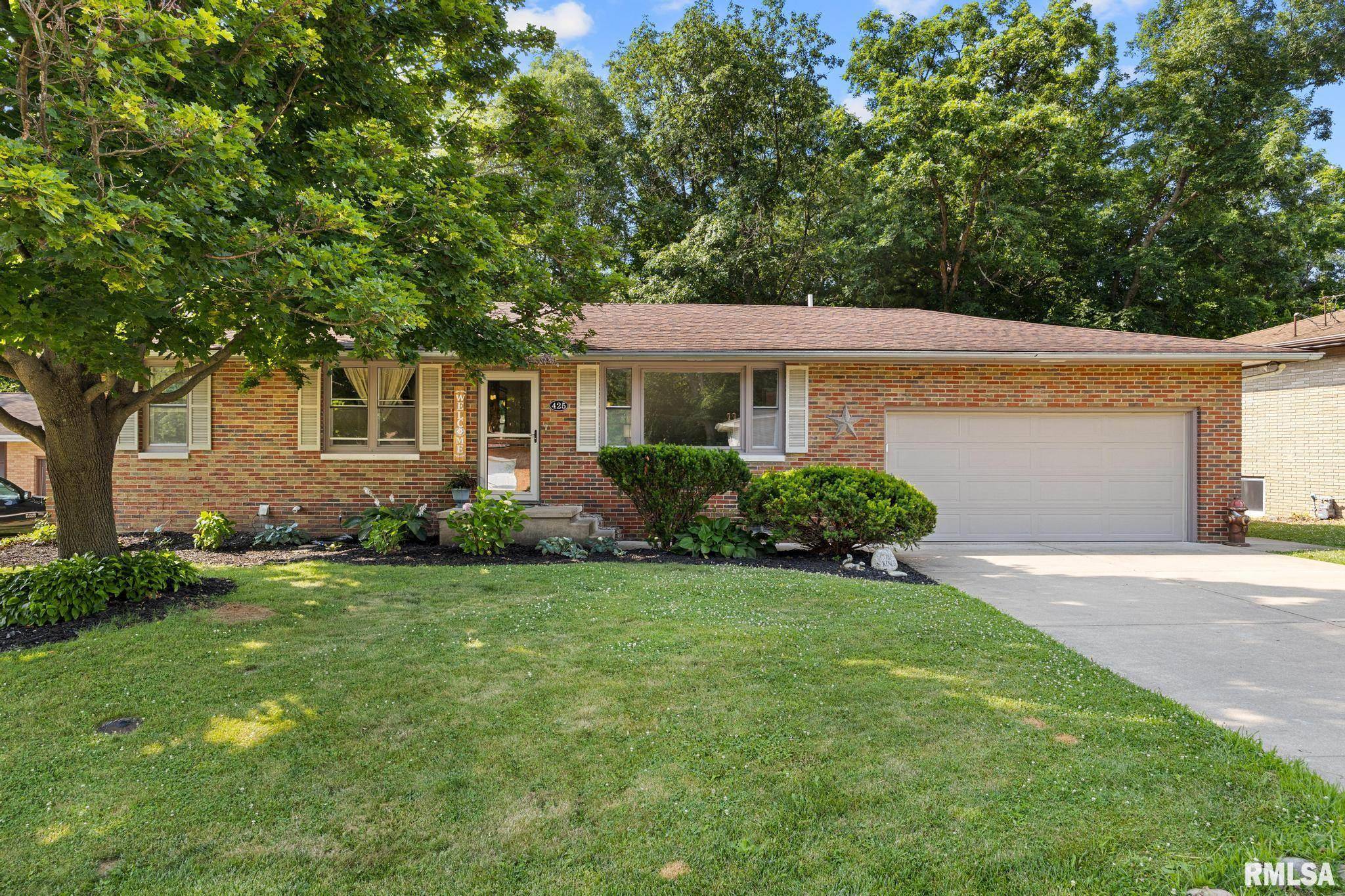 East Peoria, IL 61611,425 NEUMANN DR