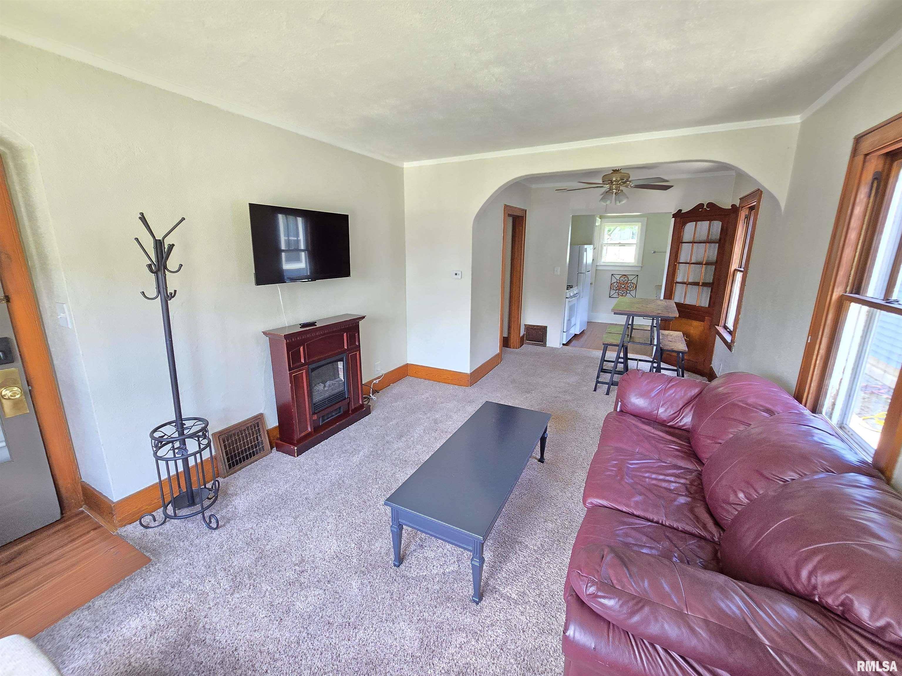 Peoria Heights, IL 61616,1107 E HINES AVE