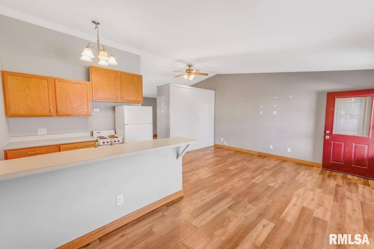 Glasford, IL 61533,103 E 2ND ST