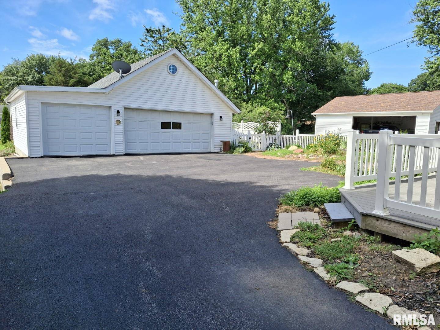 Canton, IL 61520,244 W CHESTNUT ST