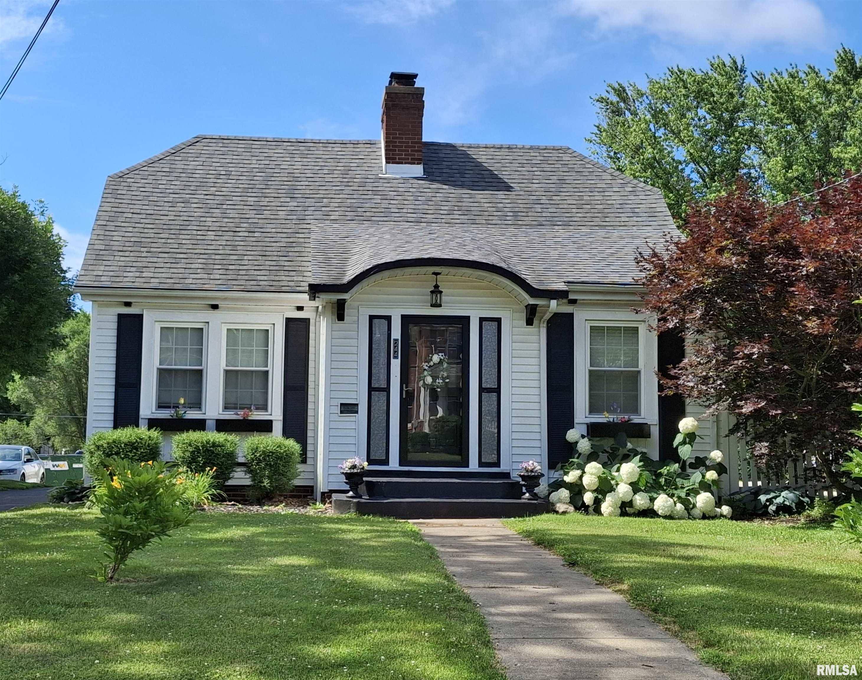 Canton, IL 61520,244 W CHESTNUT ST