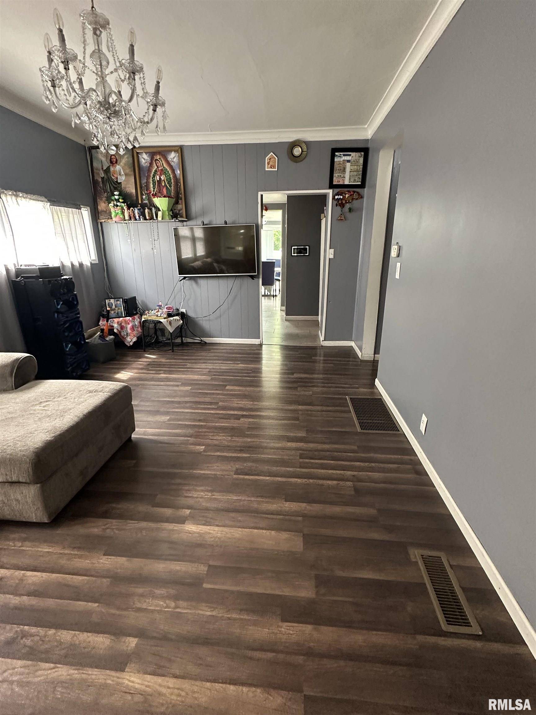 Peoria, IL 61603,410 E VIRGINIA AVE