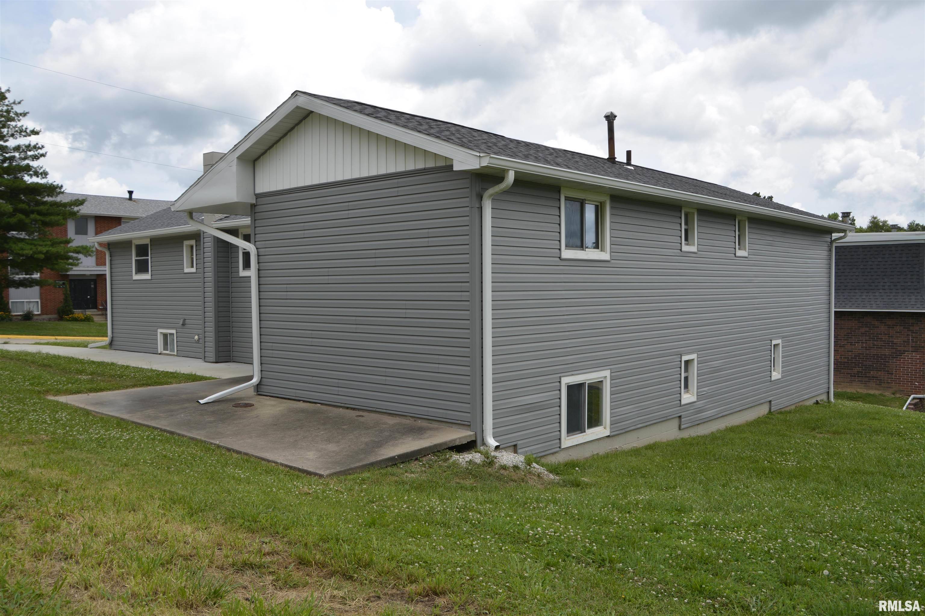 Macomb, IL 61455,926 N CHARLES ST