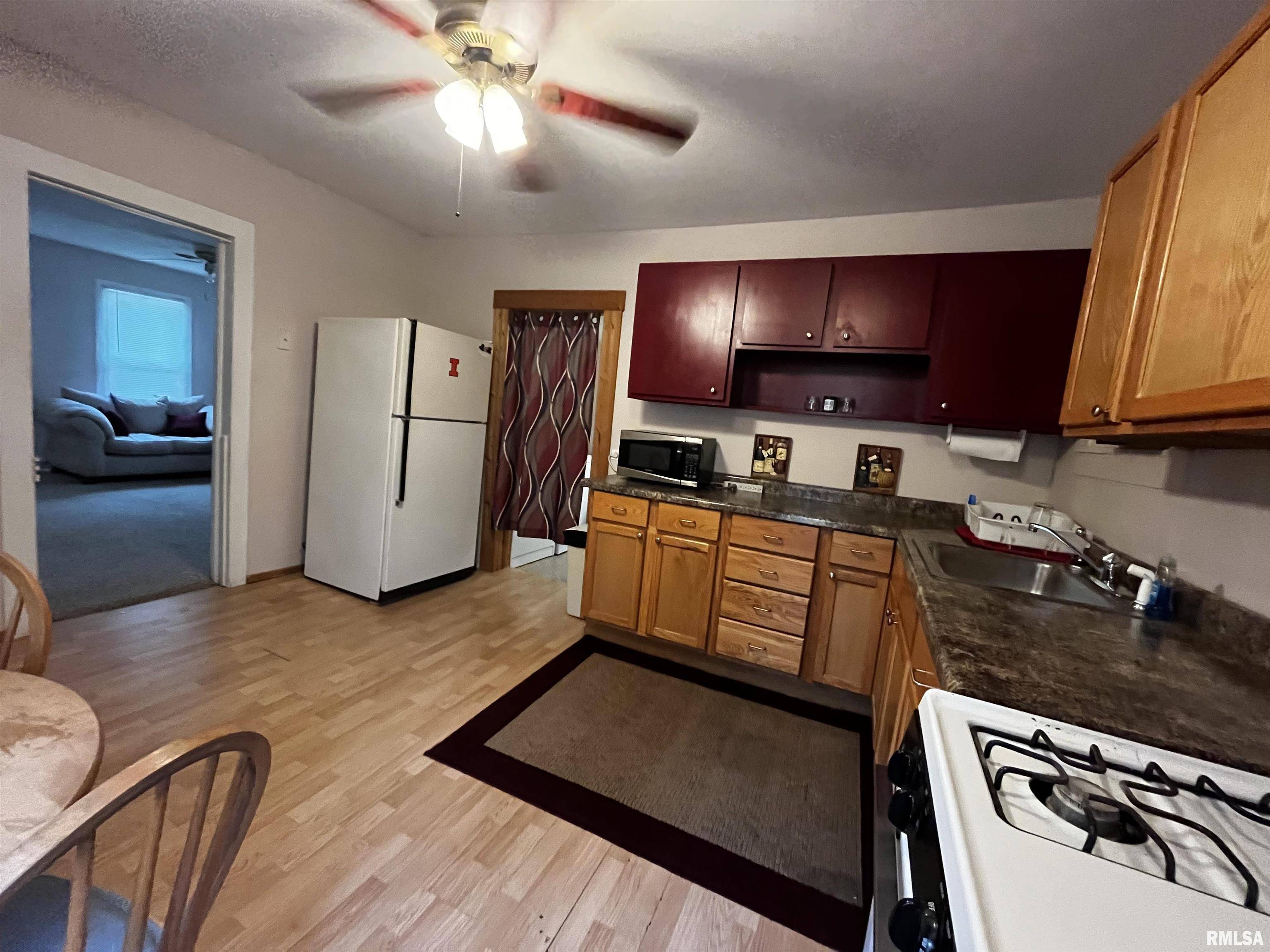 Macomb, IL 61455,729 S RANDOLPH ST
