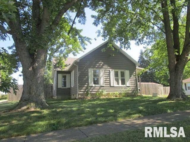 Mackinaw, IL 61755,304 E FAST AVE