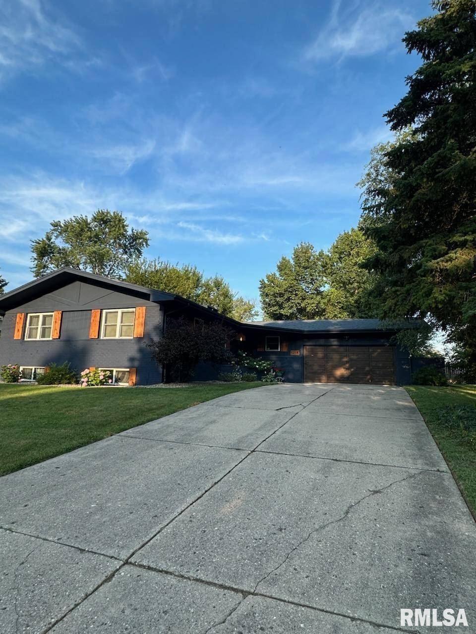Peoria, IL 61614,5215 N SHERBROOK AVE