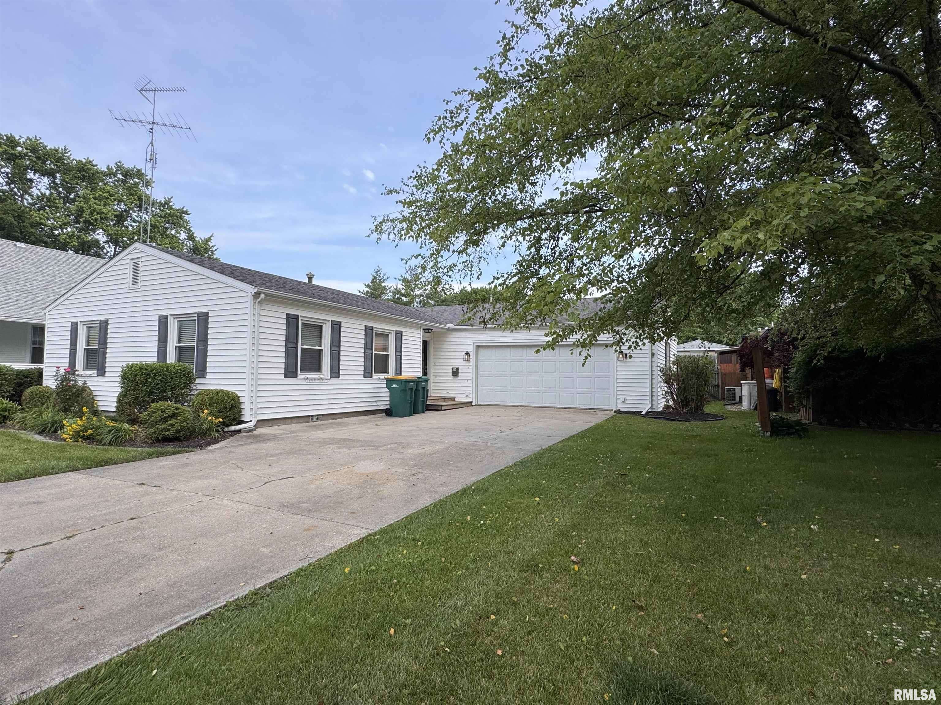 Macomb, IL 61455,620 E JEFFERSON ST