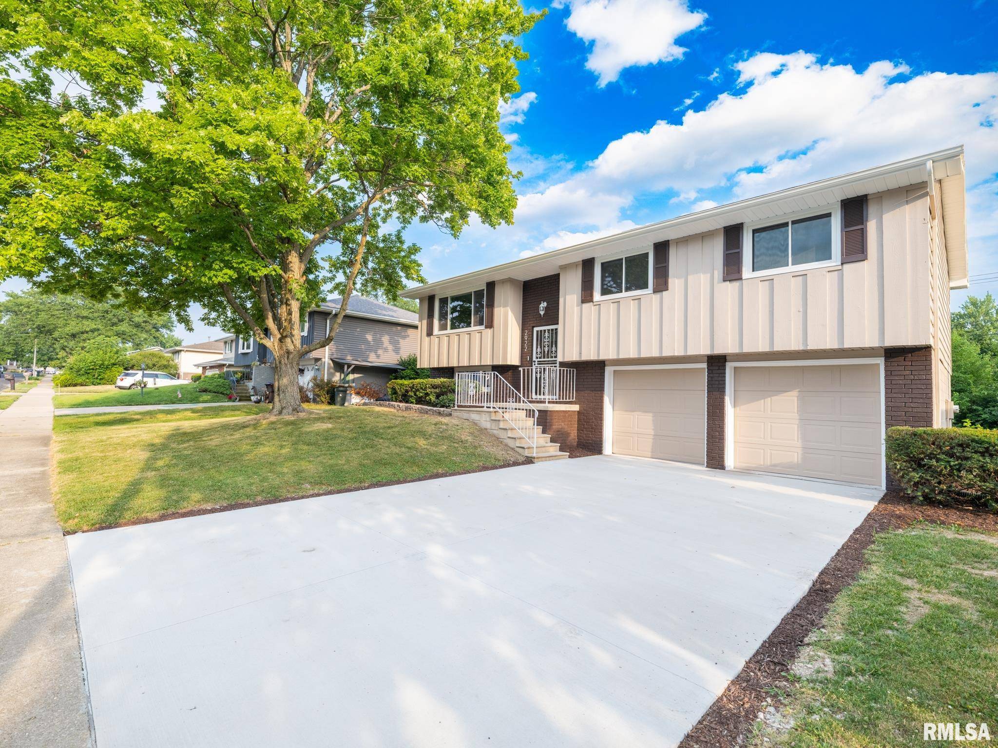 Peoria, IL 61615,2922 W LARCHMONT LN