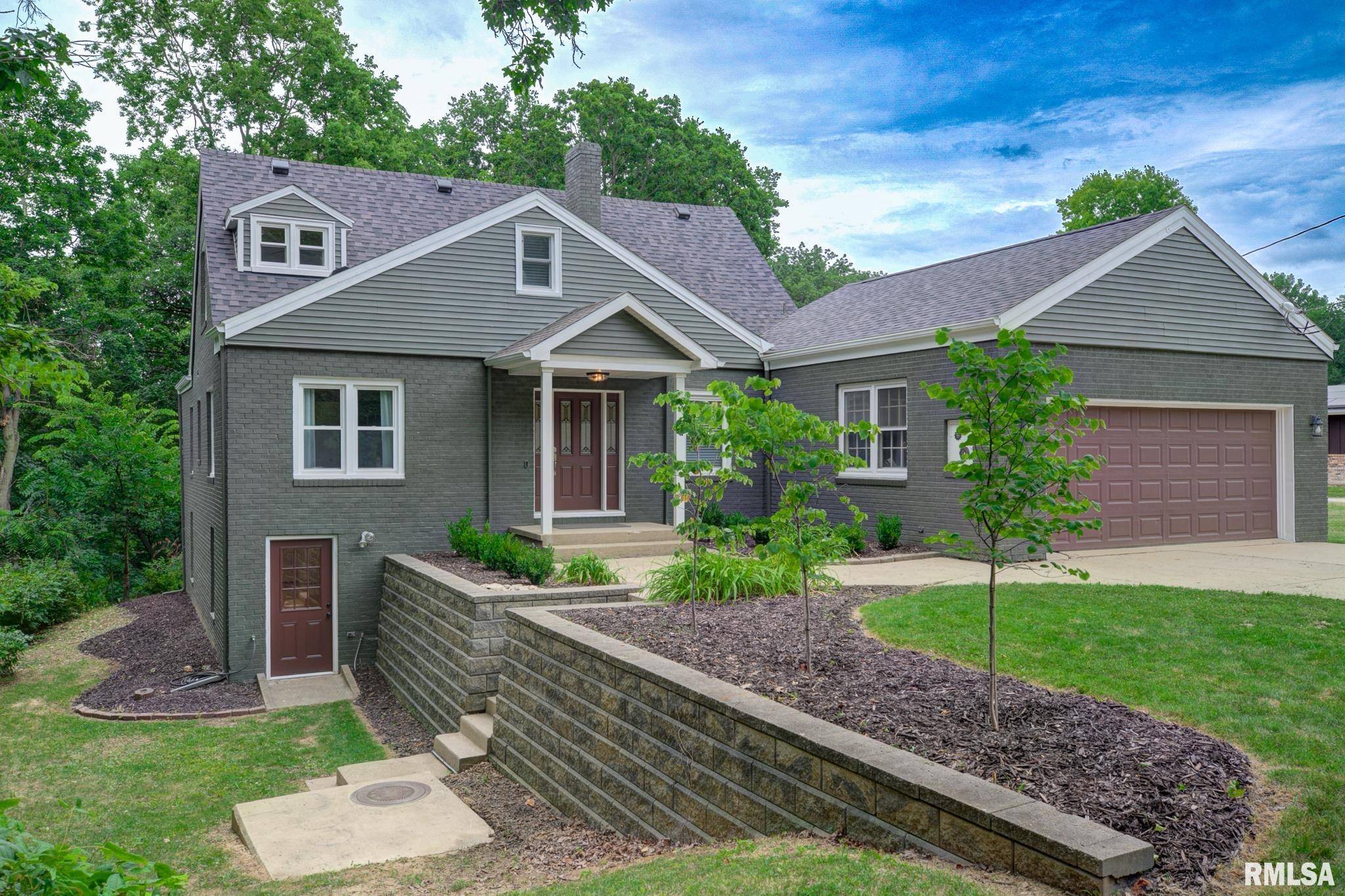 East Peoria, IL 61611,2129 FONDULAC DR