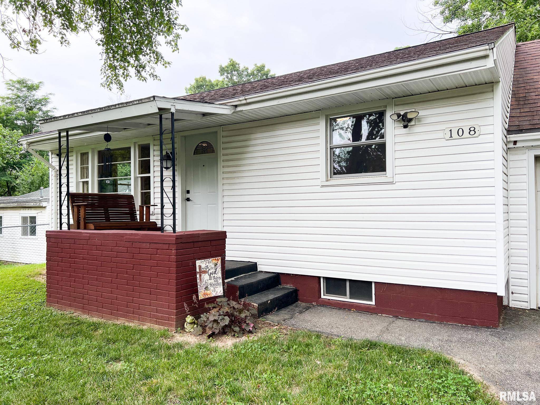 East Peoria, IL 61611,108 OAKWOOD AVE