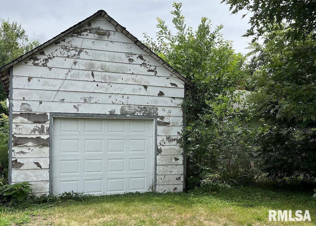 Colchester, IL 62326,506 W MCLEAN ST
