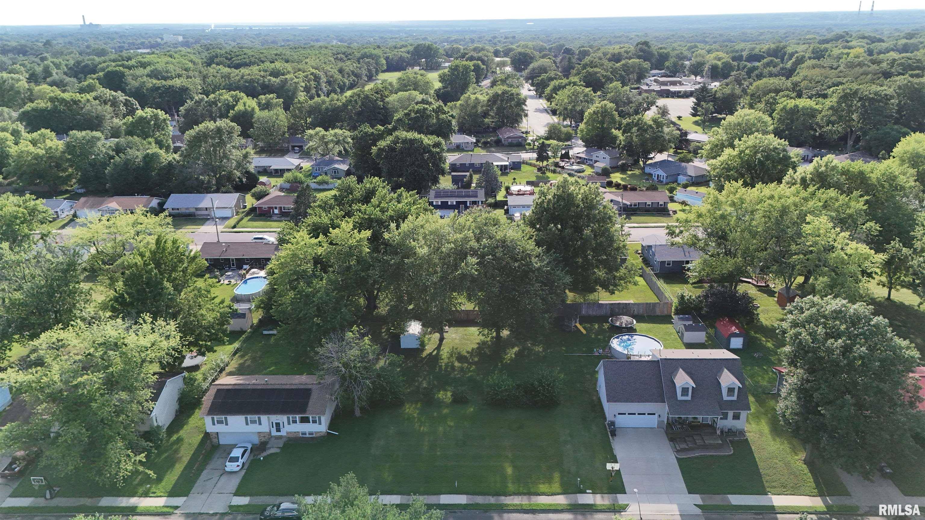 Pekin, IL 61554,225 MAPLE PARK DR