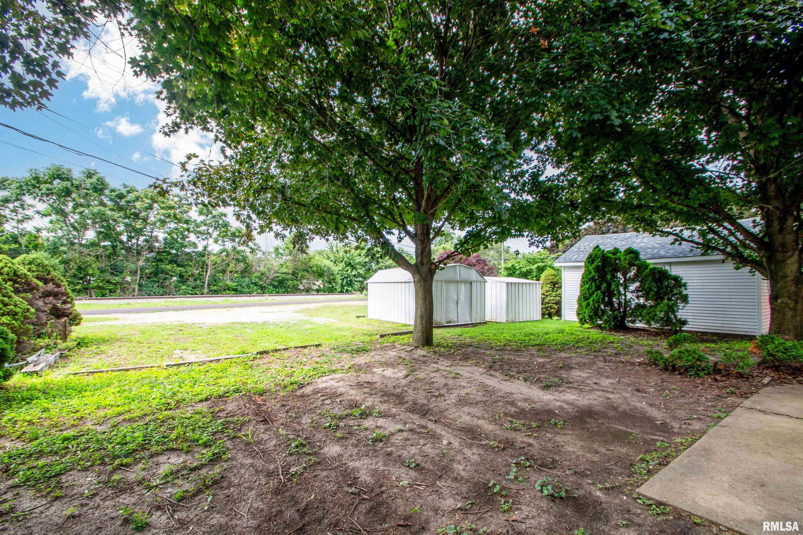 East Peoria, IL 61611,202-204 PUTNAM ST