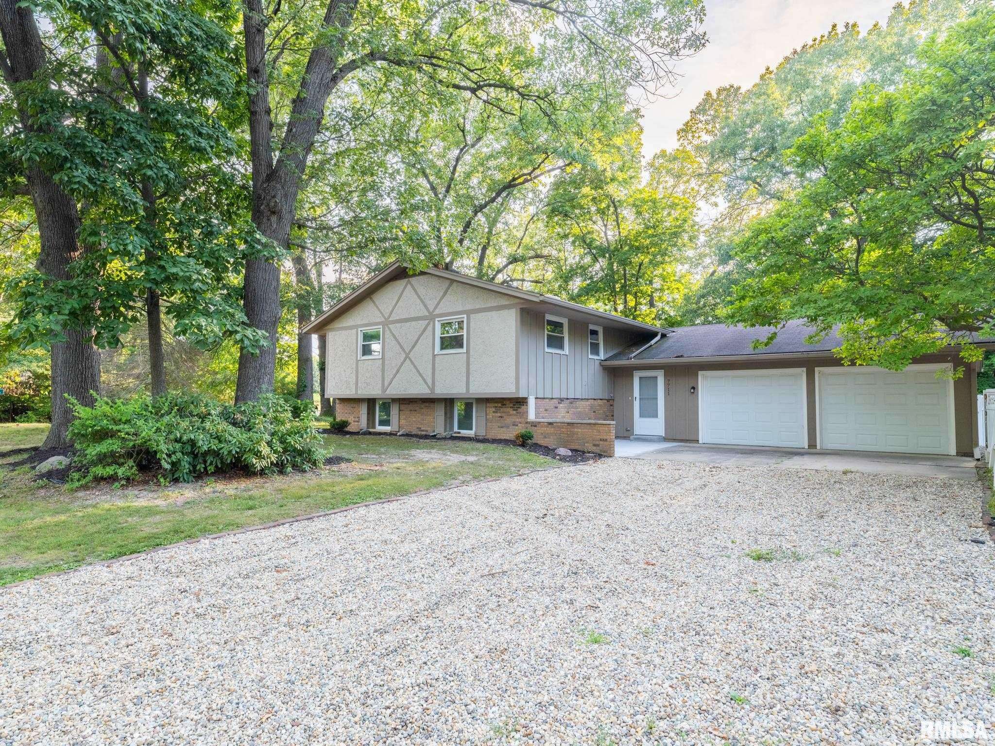 Delavan, IL 61734,7711 LINDEN LN