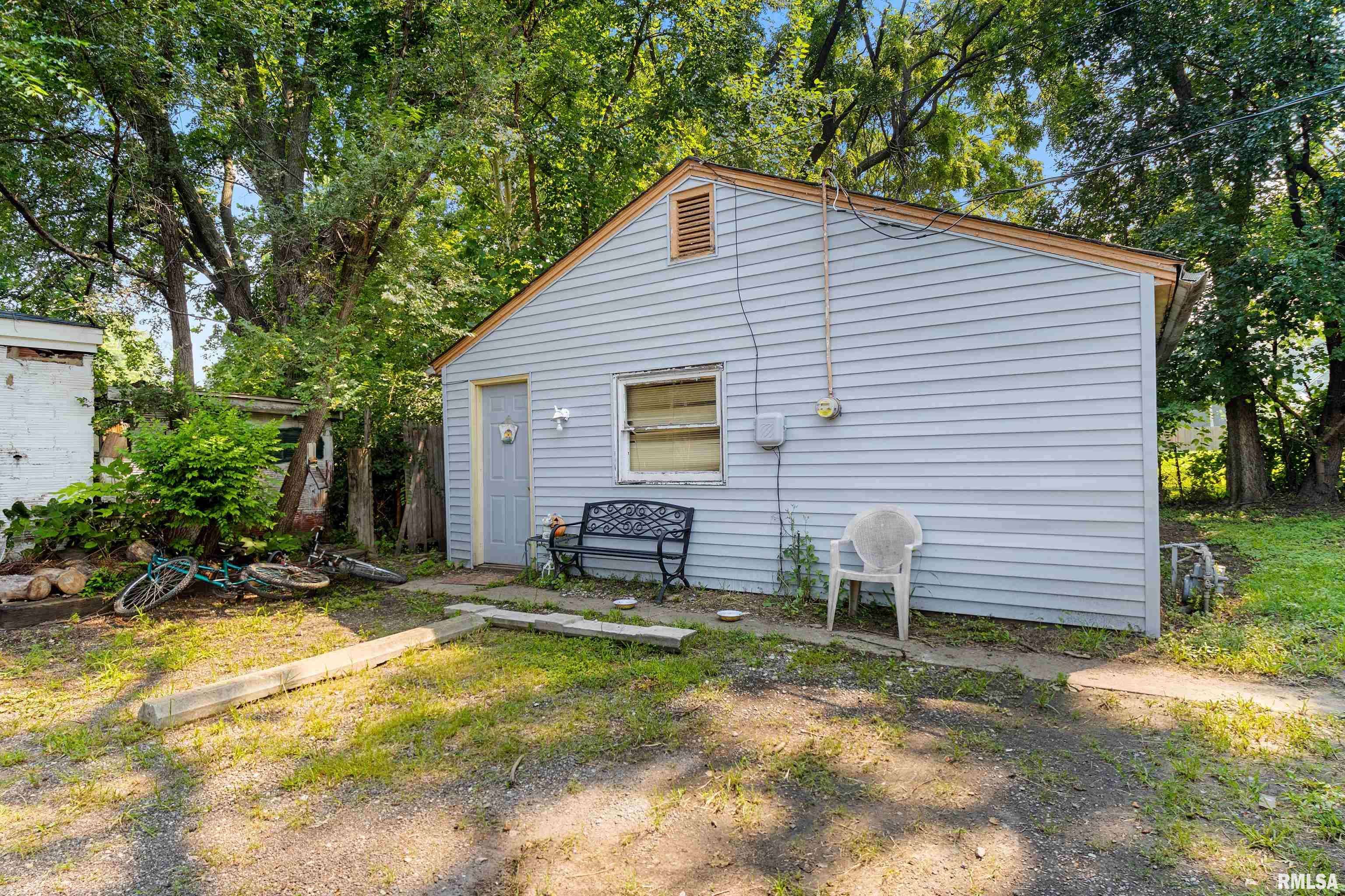 East Peoria, IL 61611,523 SANFORD ST