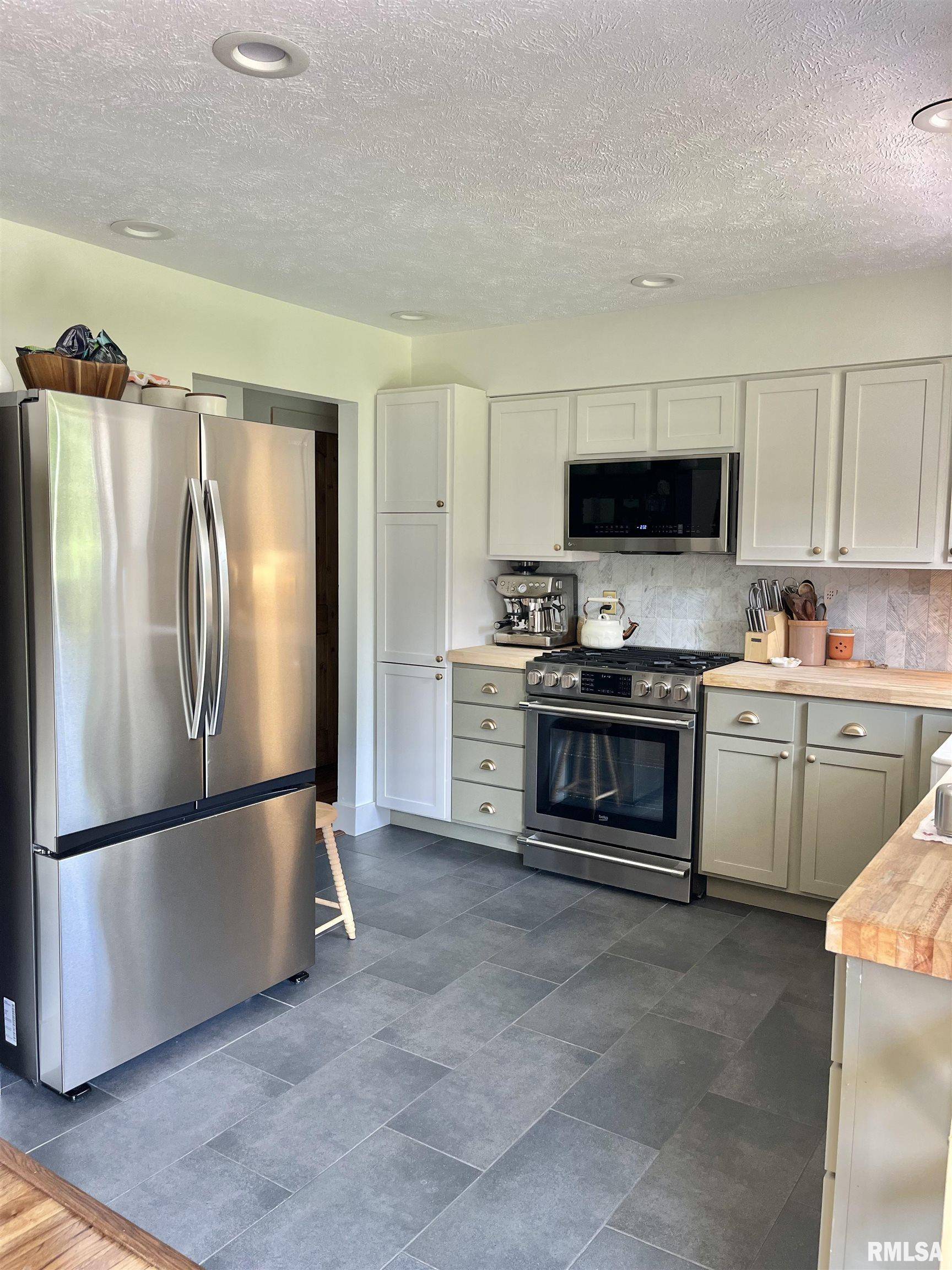 Eureka, IL 61530,402 E PEARSON ST