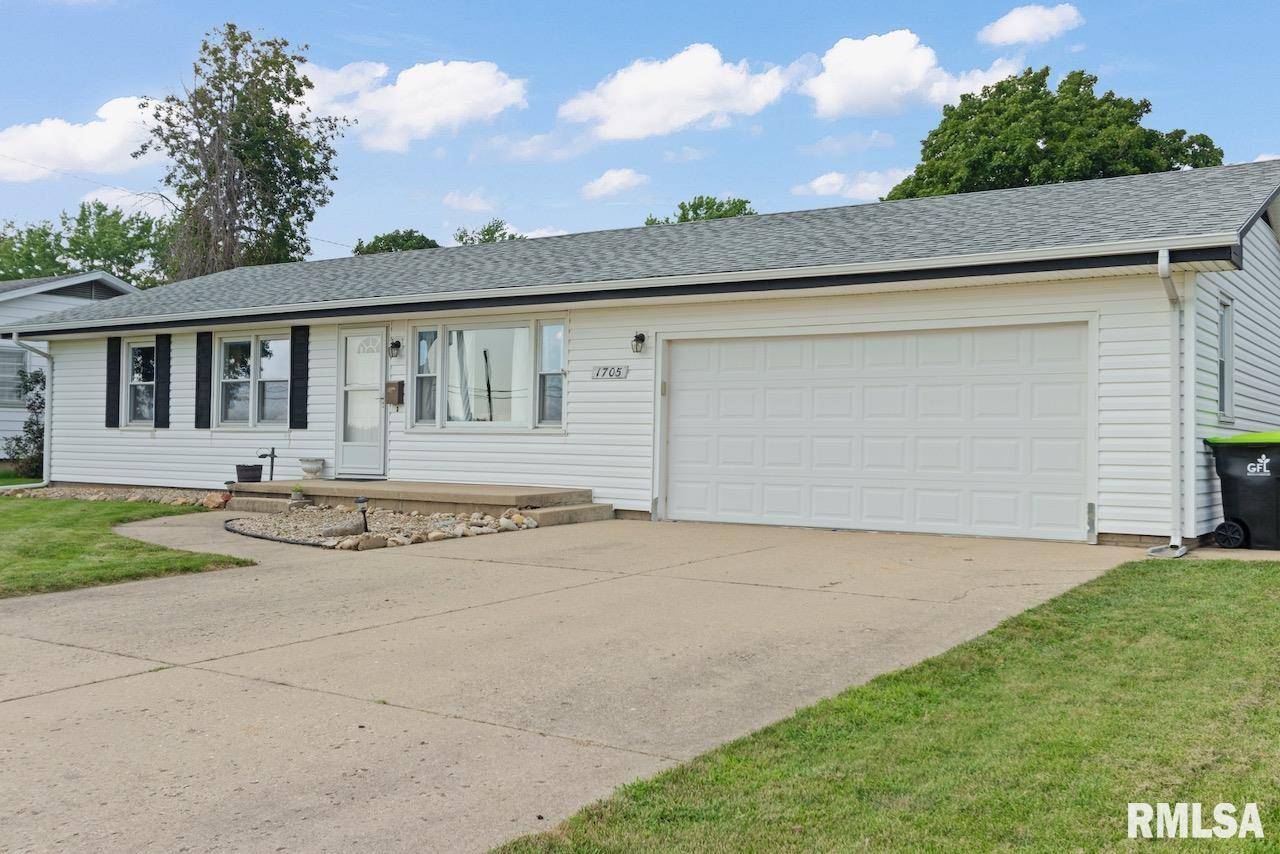 Chillicothe, IL 61523,1705 W CLOVERDALE RD