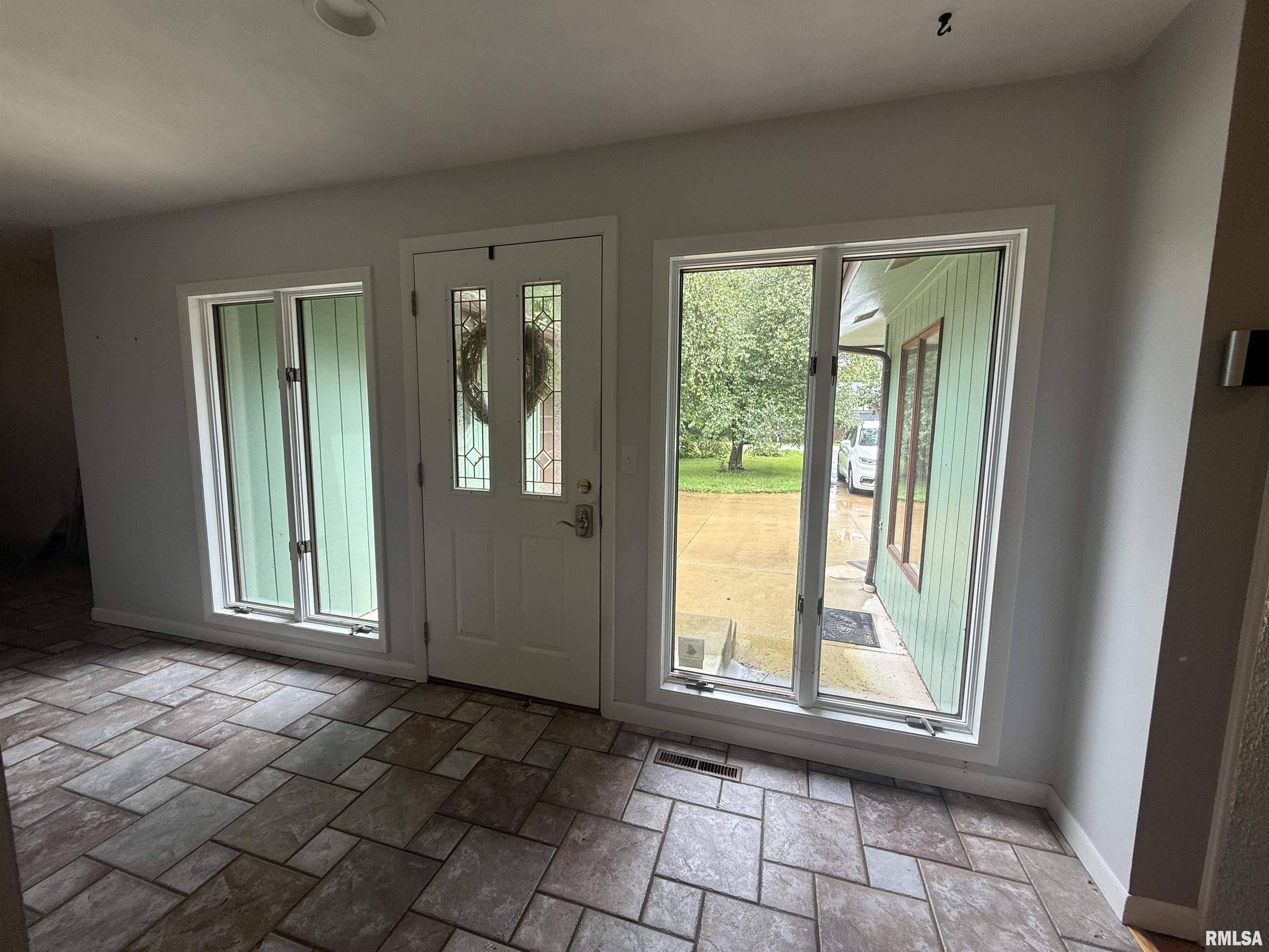 Washington, IL 61571,106 WINDRIDGE DR