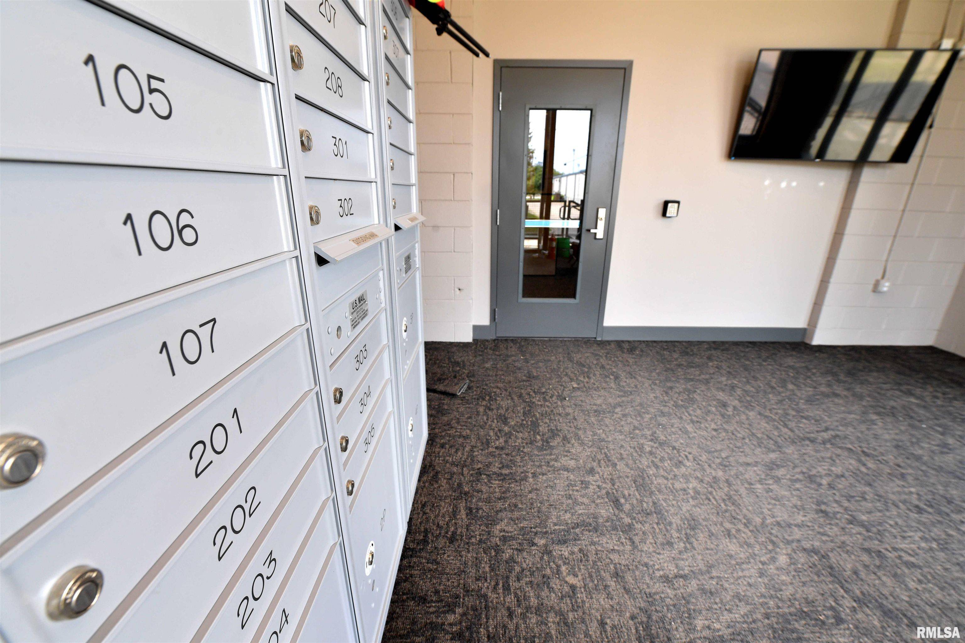 Peoria, IL 61602,1001 SW ADAMS ST #201